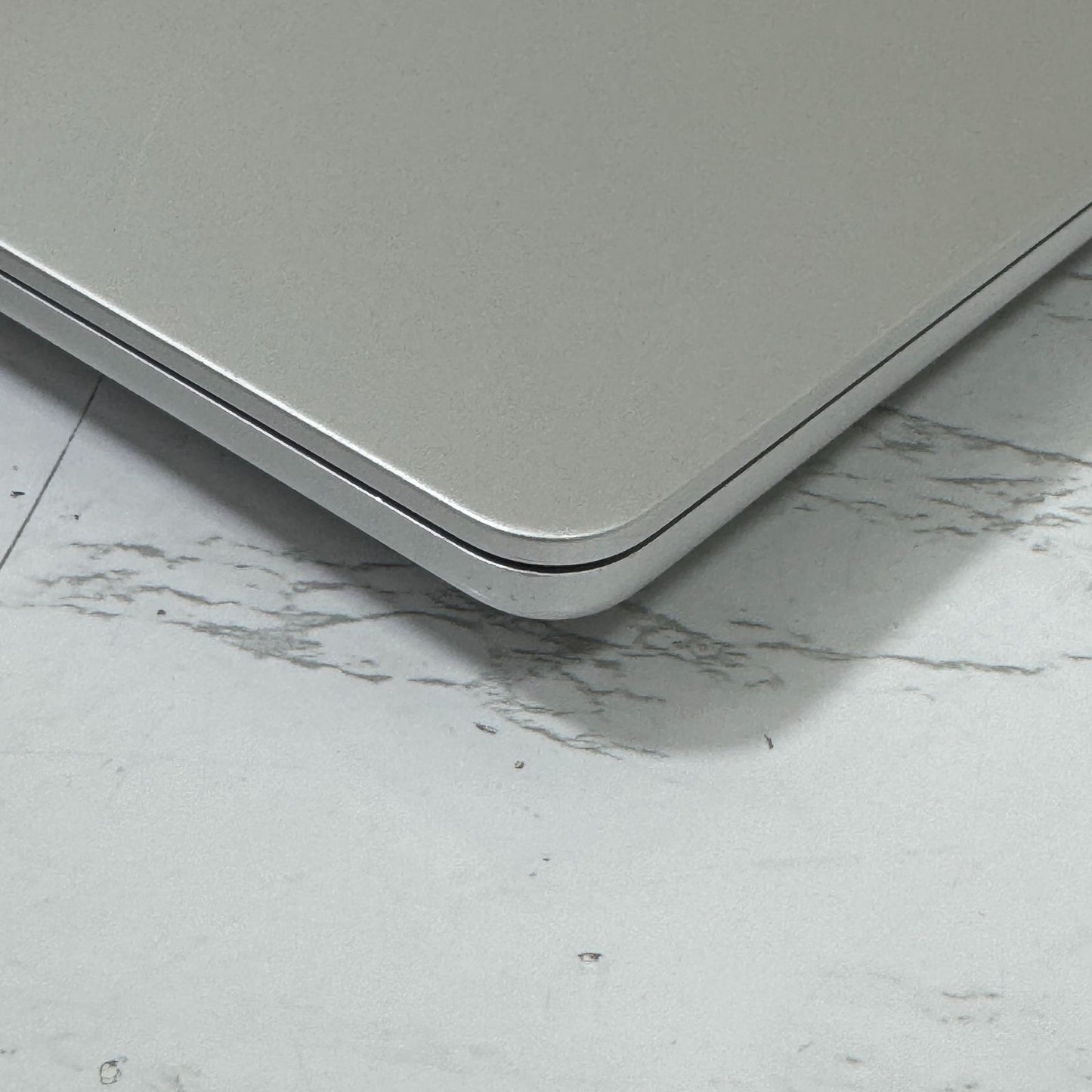 【良品】【1週間保証】MacBook Air 13インチ / 2022 / M2 / 16GB / 512GB 192881