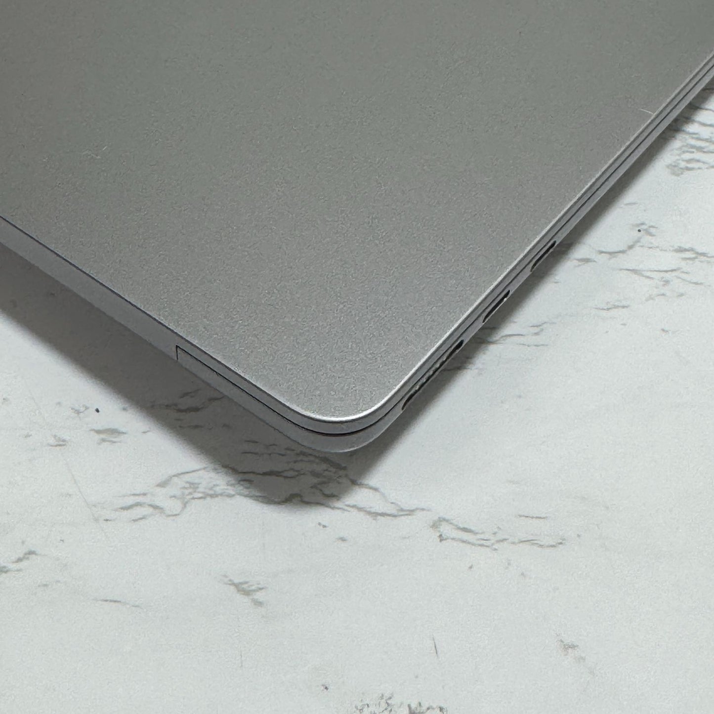 【良品】【1週間保証】MacBook Air 13インチ / 2022 / M2 / 16GB / 512GB 191447