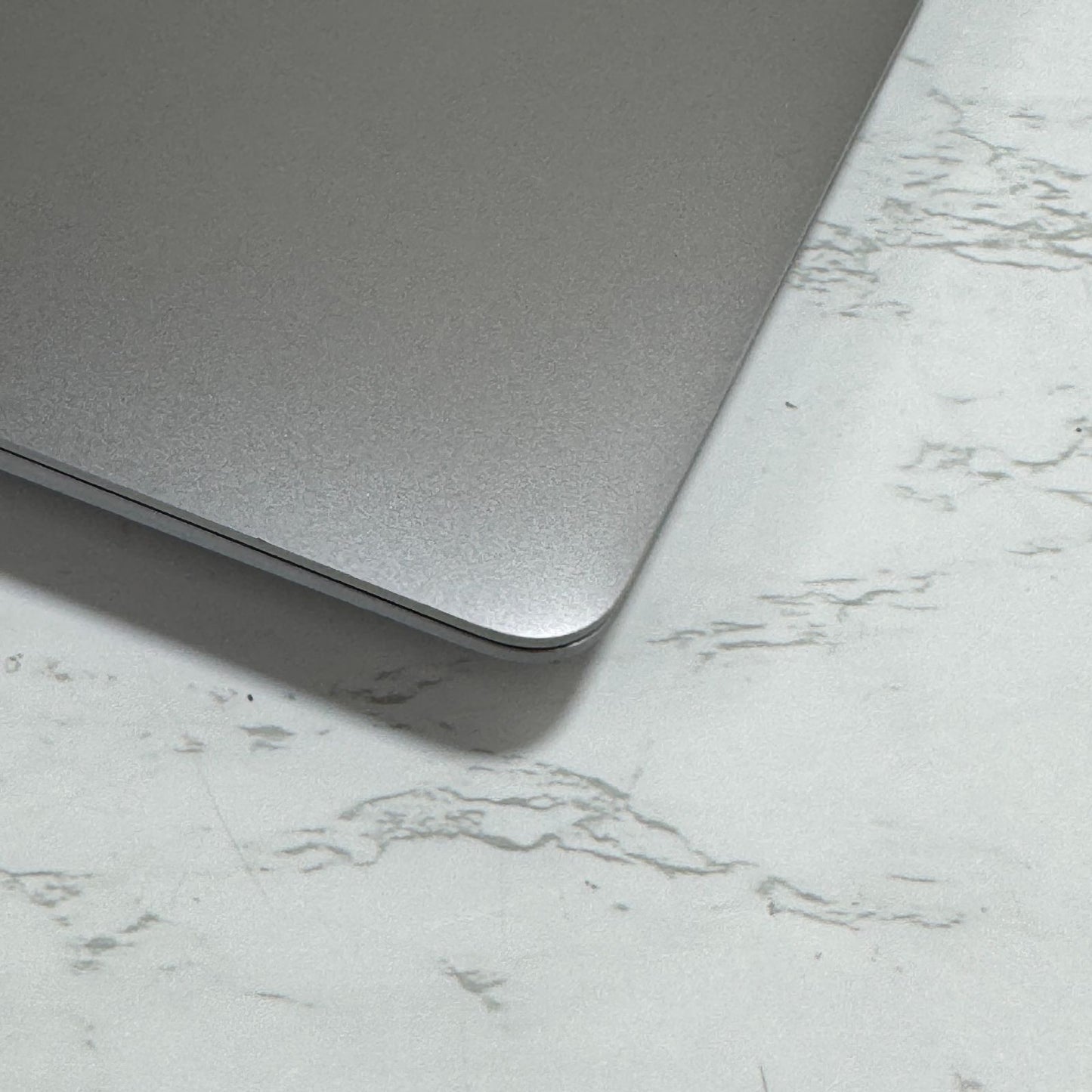 【シール跡あり】【1週間保証】MacBook Air 13インチ / 2020 / M1 / 16GB / 256GB 194127