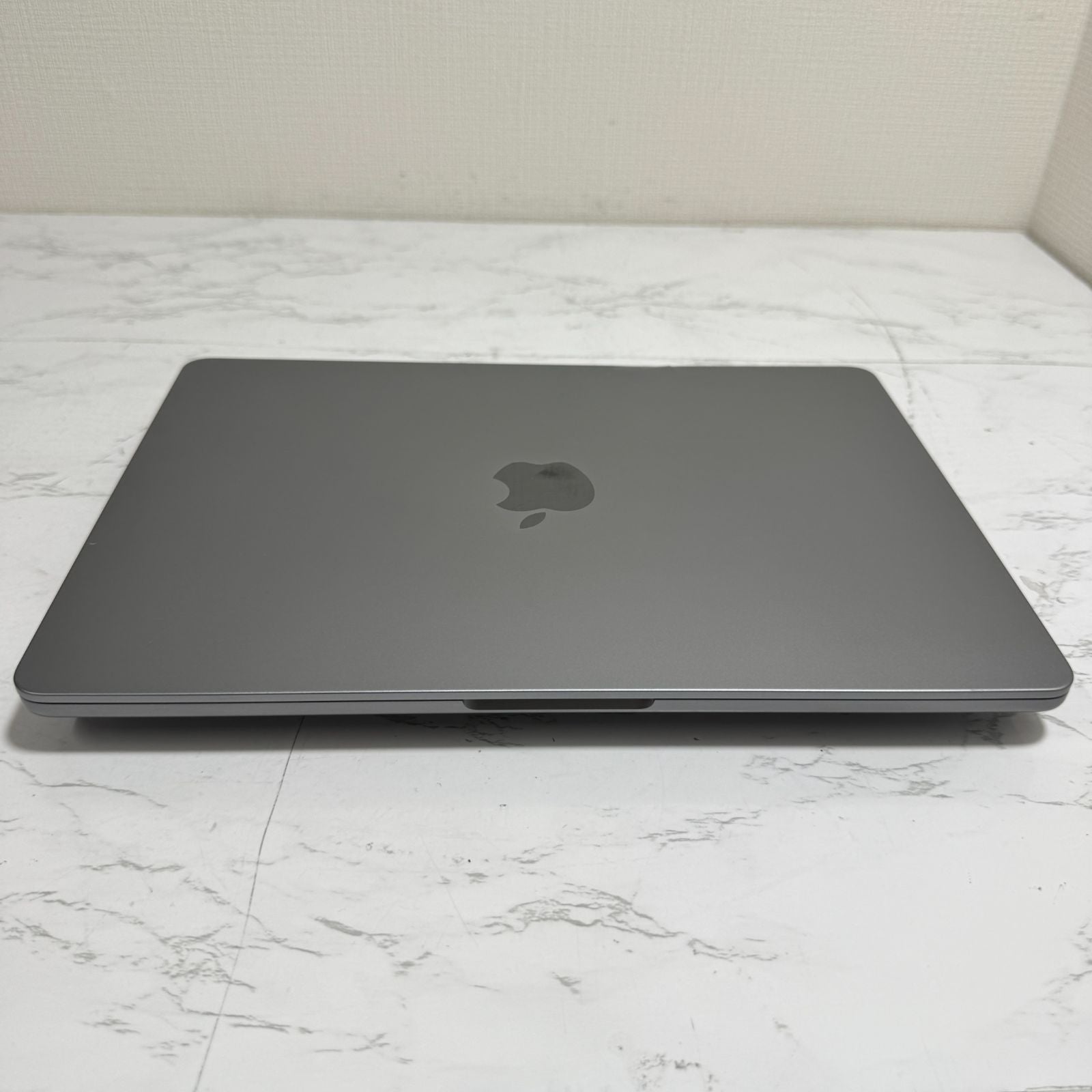 【凹み大あり】【1週間保証】MacBook Air 13インチ / 2022 / M2 / 16GB / 512GB 191450