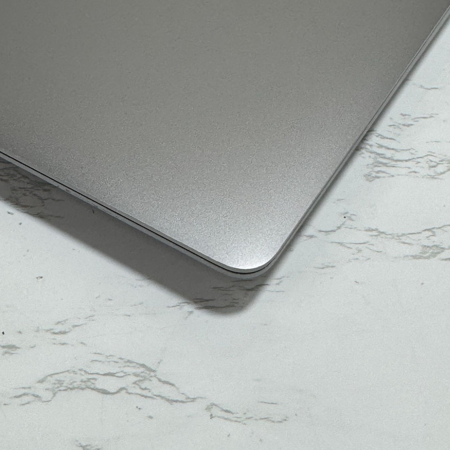 【シール跡あり】【1週間保証】MacBook Air 13インチ / 2020 / M1 / 16GB / 256GB 194127