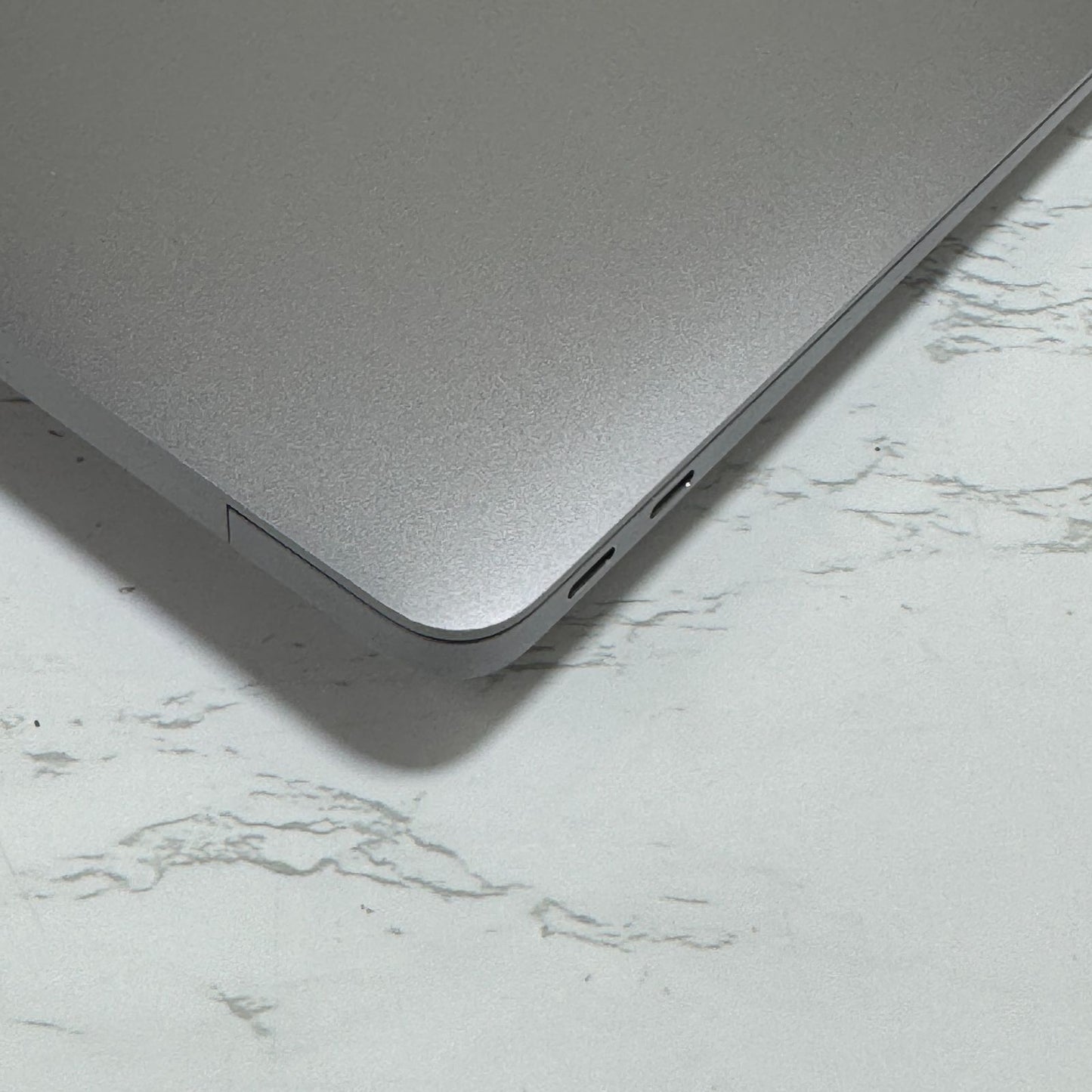 【シール跡あり】【1週間保証】MacBook Air 13インチ / 2020 / M1 / 16GB / 256GB 194127