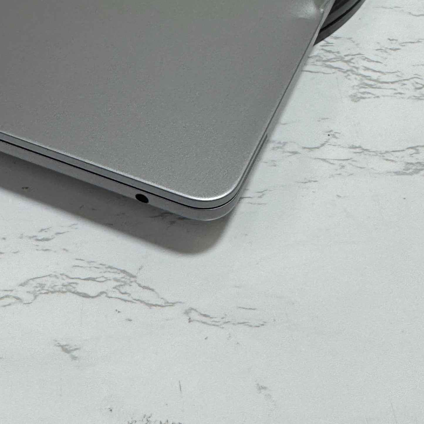 【凹み大あり】【1週間保証】MacBook Air 13インチ / 2022 / M2 / 16GB / 512GB 191450