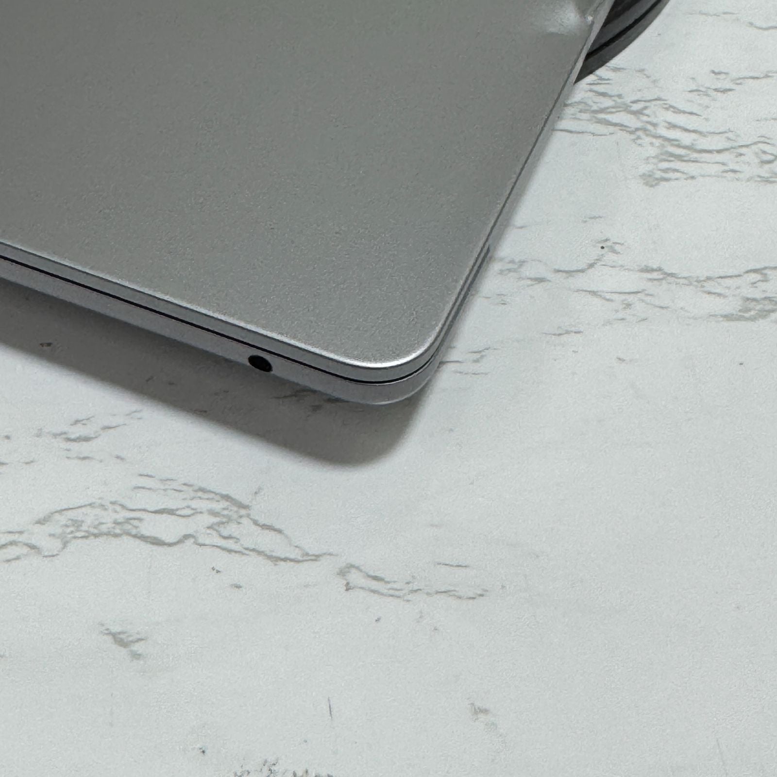 【凹み大あり】【1週間保証】MacBook Air 13インチ / 2022 / M2 / 16GB / 512GB 191450