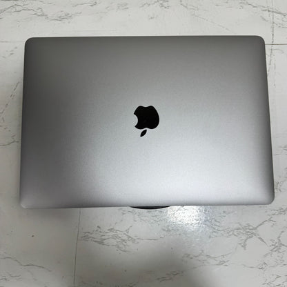 【良品】【1週間保証】MacBook Air 13インチ / 2020 / M1 / 16GB / 256GB 194137