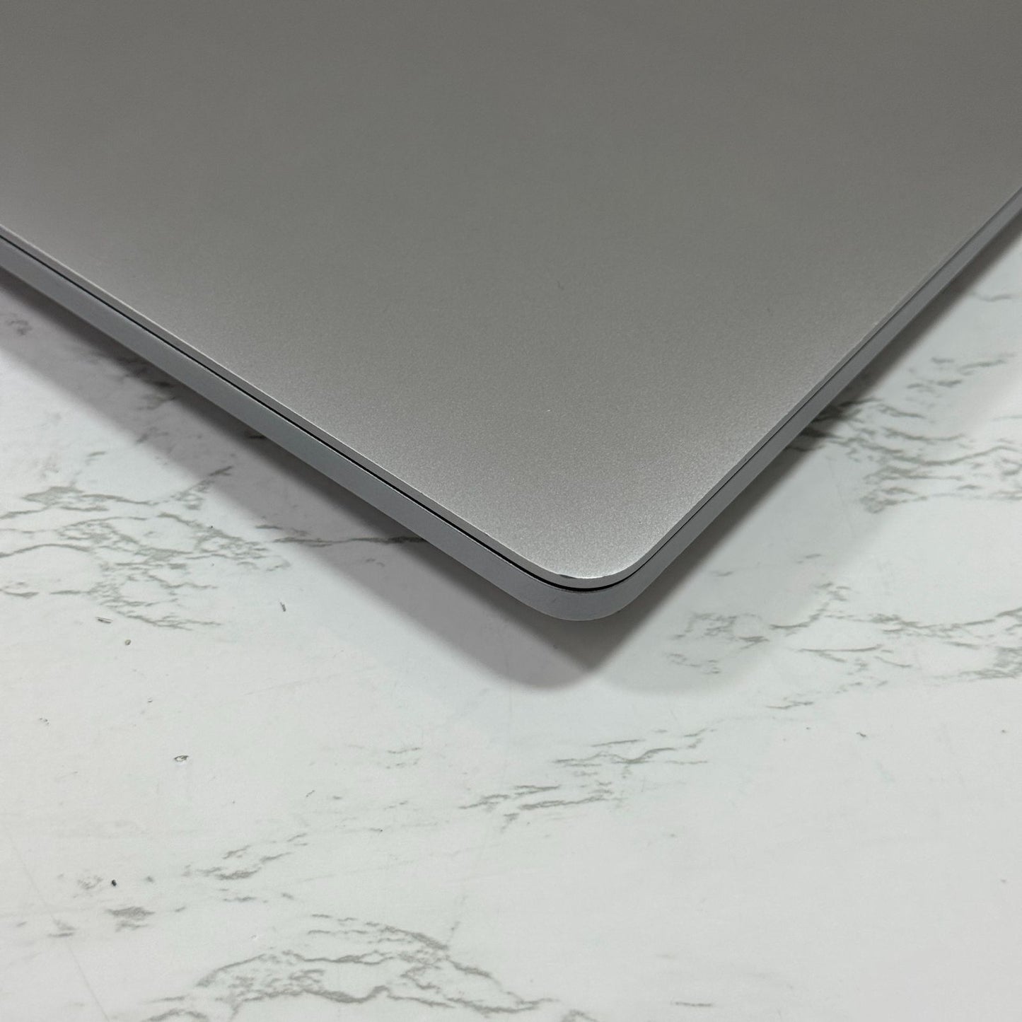 【傷あり】【1週間保証】MacBook Pro 16インチ / 2019 / Core i9 9980HK / 32GB / 1TB 191385