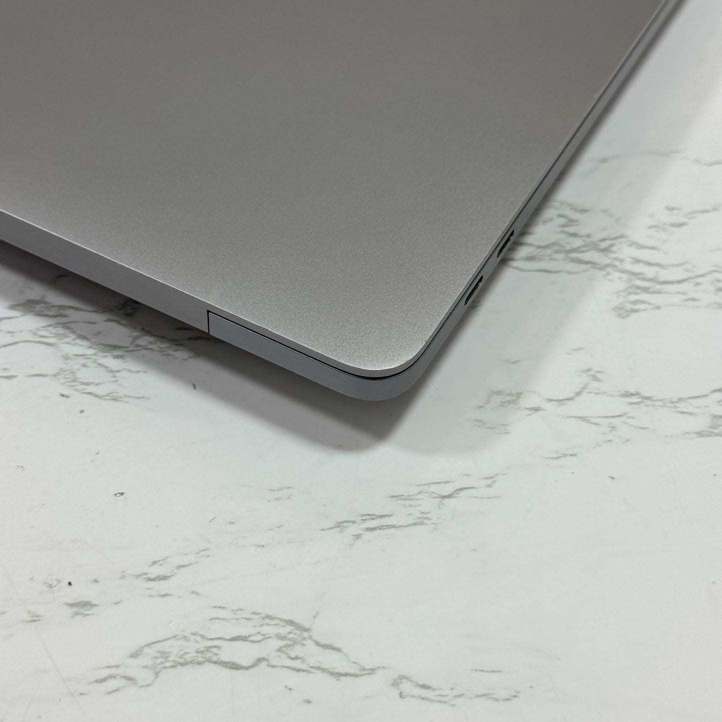 【傷あり】【1週間保証】MacBook Pro 16インチ / 2019 / Core i9 9980HK / 32GB / 1TB 191385