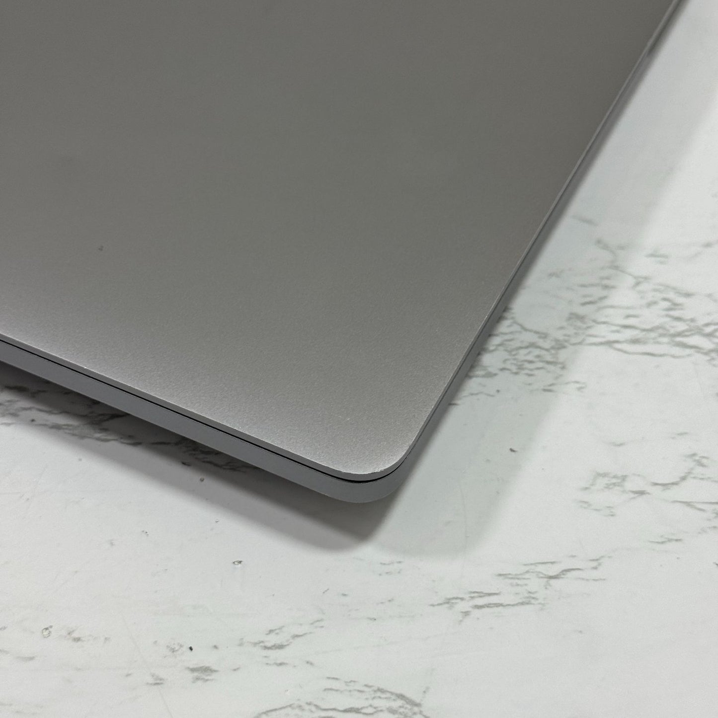 【傷あり】【1週間保証】MacBook Pro 16インチ / 2019 / Core i9 9980HK / 32GB / 1TB 191351