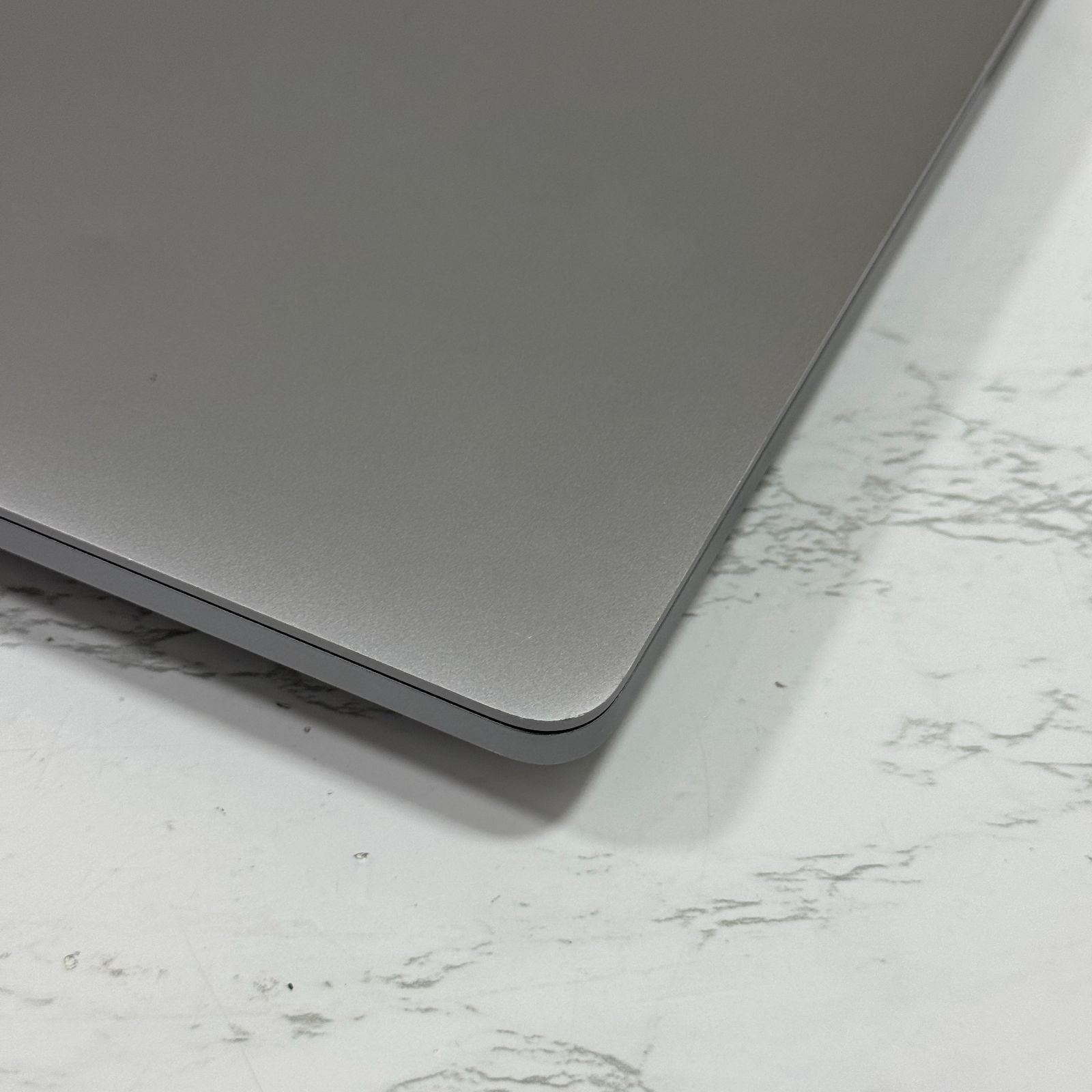 【傷あり】【1週間保証】MacBook Pro 16インチ / 2019 / Core i9 9980HK / 32GB / 1TB 191351