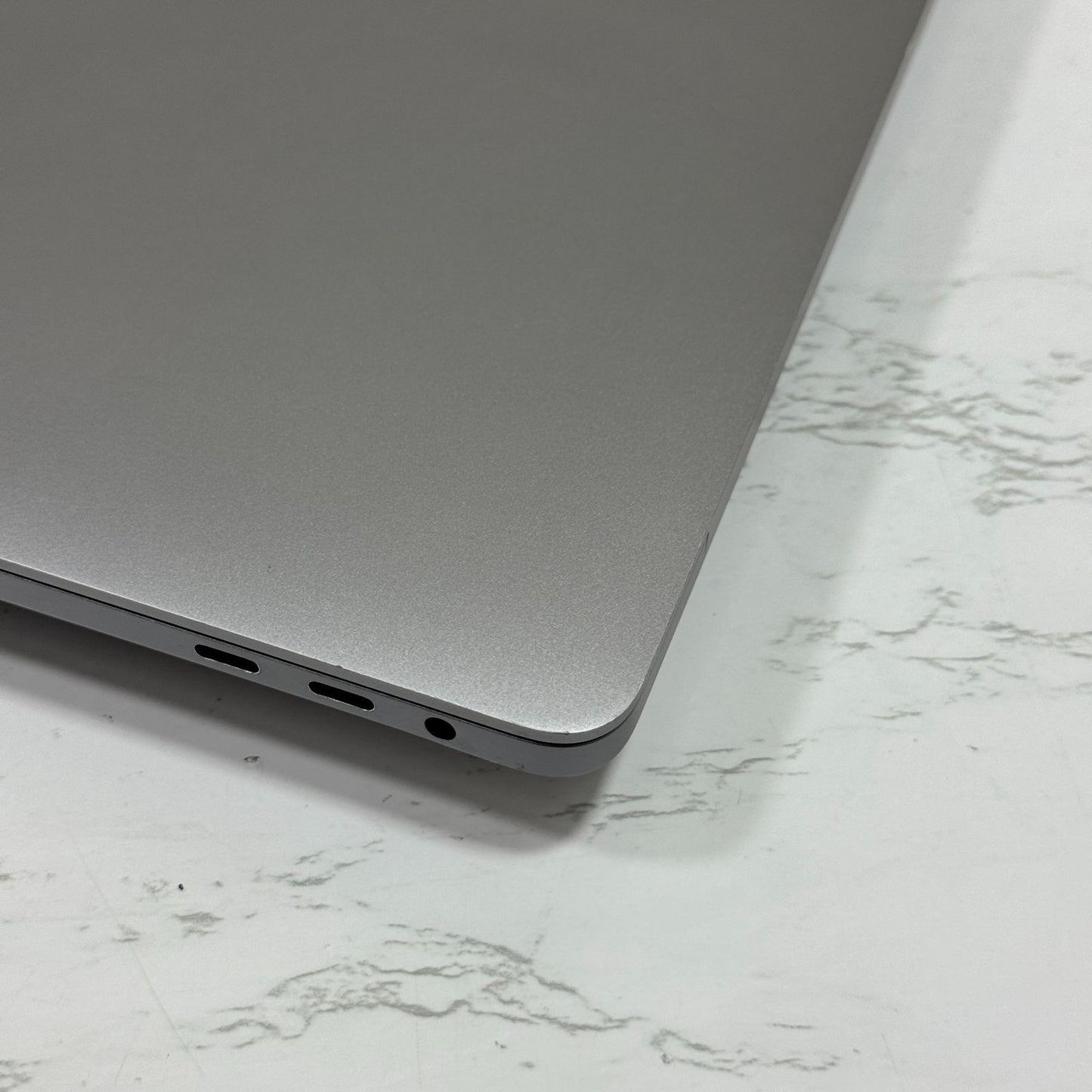 【傷あり】【1週間保証】MacBook Pro 16インチ / 2019 / Core i9 9980HK / 32GB / 1TB 191385