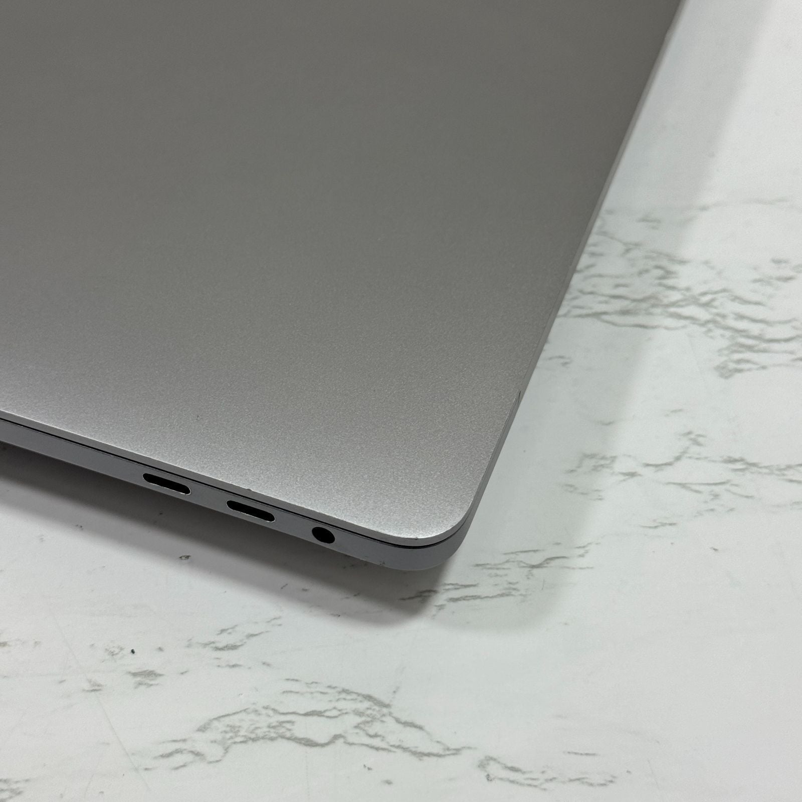 【傷あり】【1週間保証】MacBook Pro 16インチ / 2019 / Core i9 9980HK / 32GB / 1TB 191385