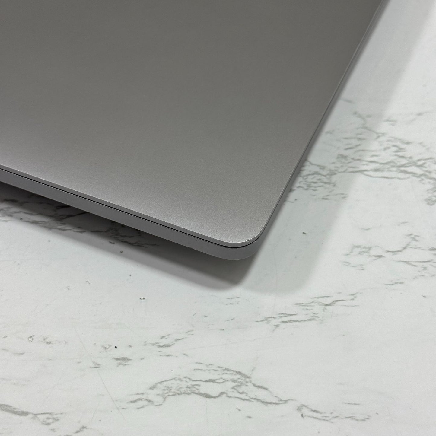 【シール跡あり】【1週間保証】MacBook Pro 16インチ / 2019 / Core i9 9980HK / 64GB / 1TB 191398