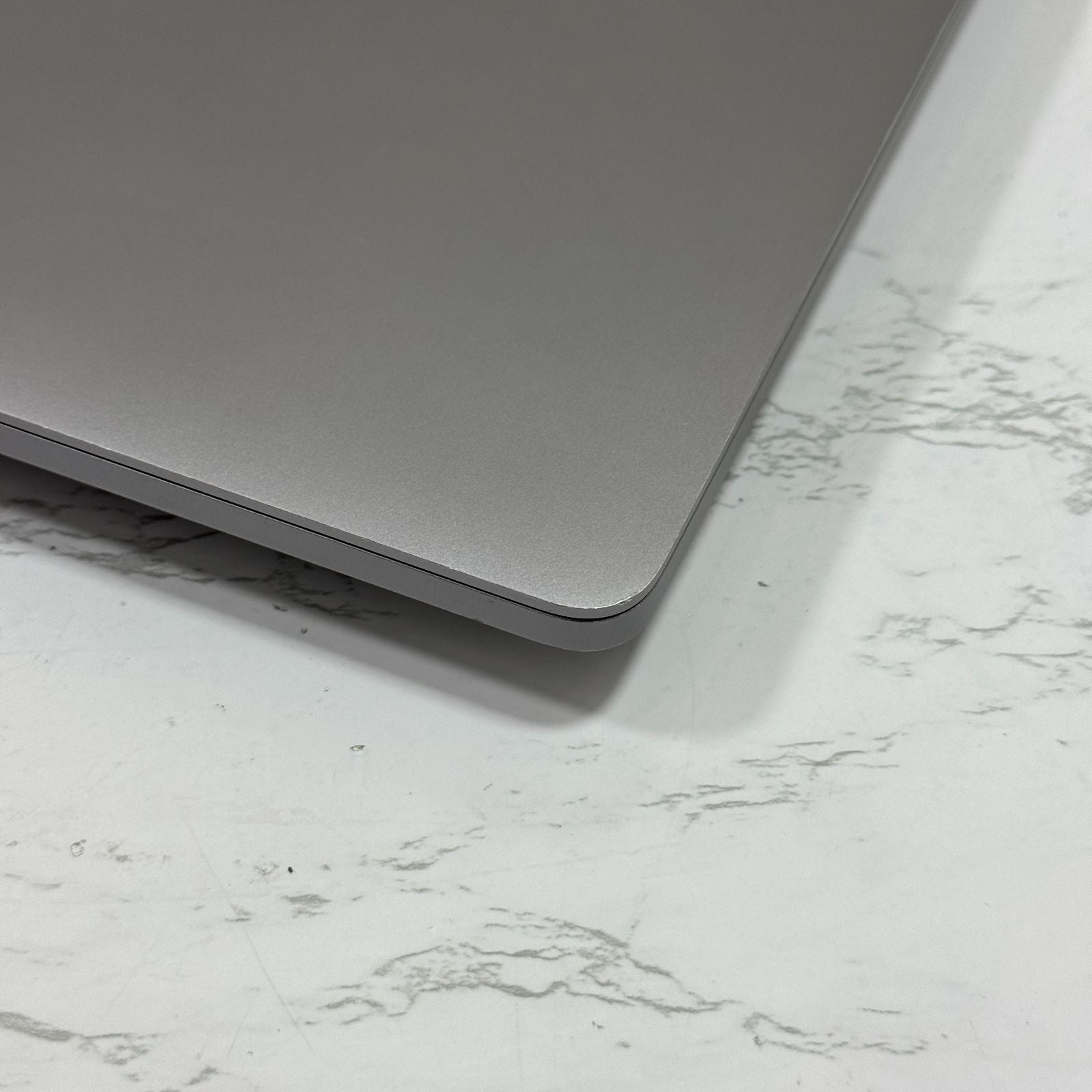 【シール跡あり】【1週間保証】MacBook Pro 16インチ / 2019 / Core i9 9980HK / 64GB / 1TB 191398