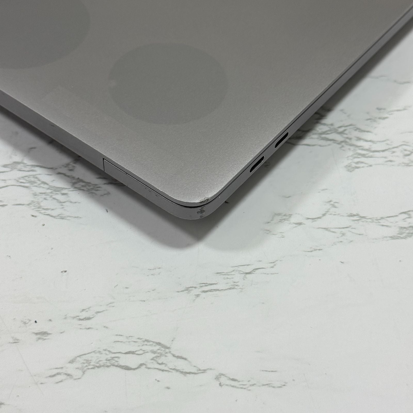 【シール跡あり】【1週間保証】MacBook Pro 16インチ / 2019 / Core i9 9980HK / 64GB / 1TB 191398
