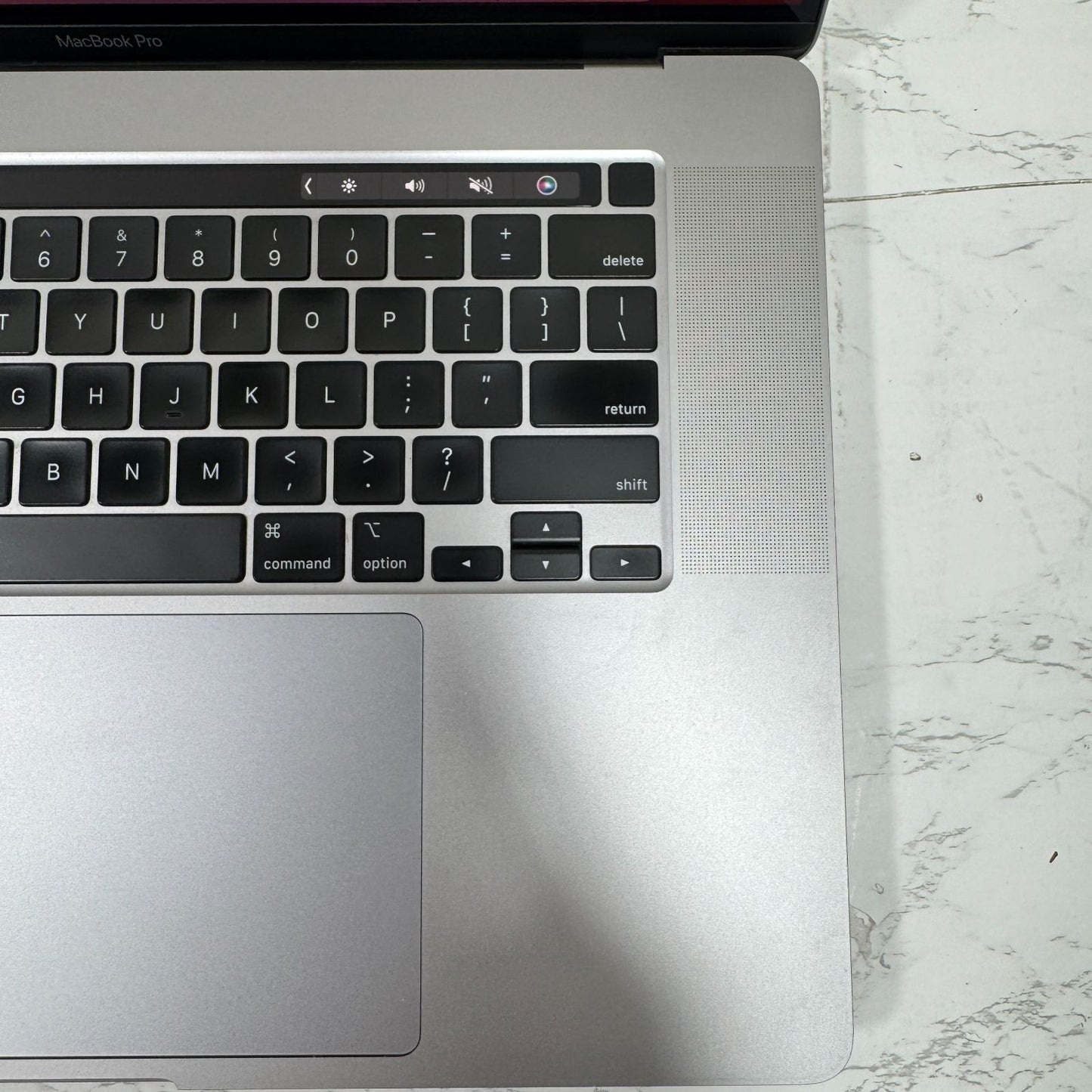 【シール跡あり】【1週間保証】MacBook Pro 16インチ / 2019 / Core i9 9980HK / 64GB / 1TB 191398