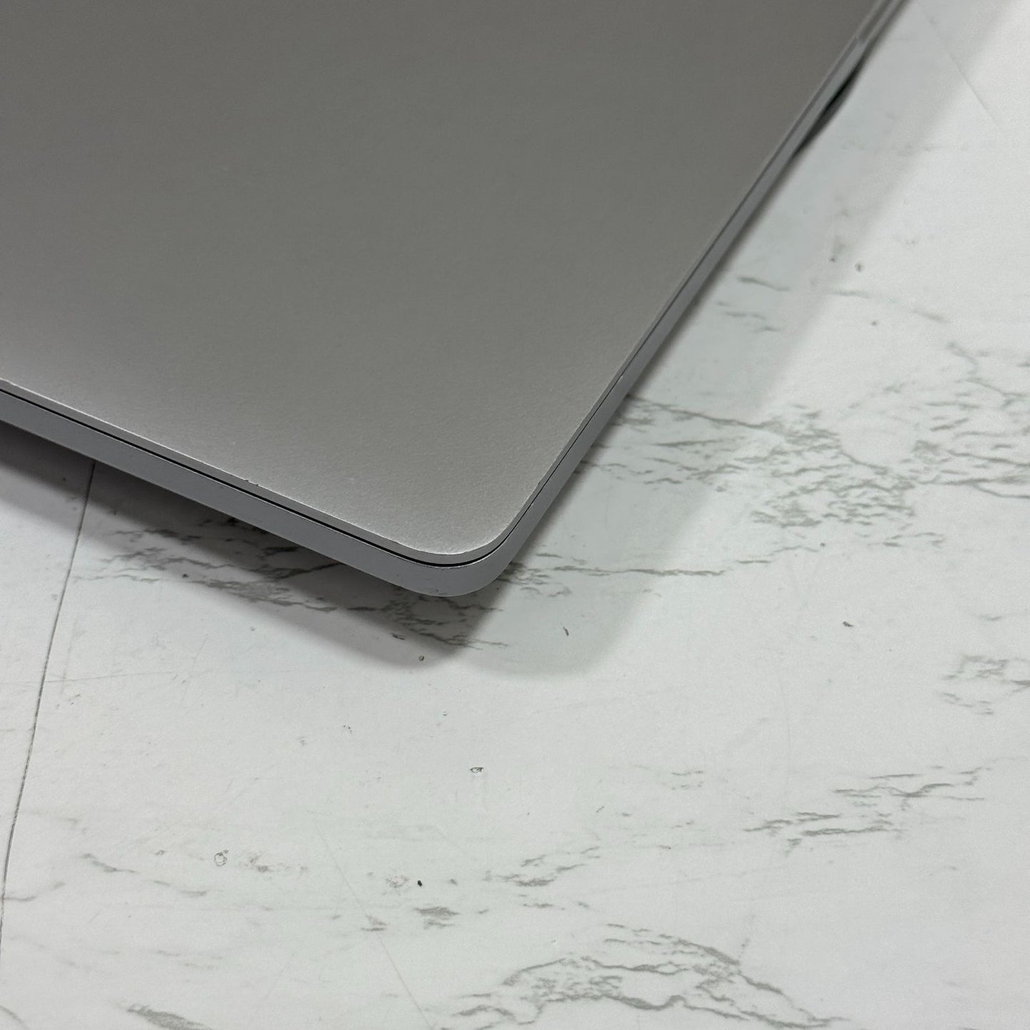 【傷あり】【1週間保証】MacBook Pro 16インチ / 2019 / Core i9 9980HK / 32GB / 1TB 191385