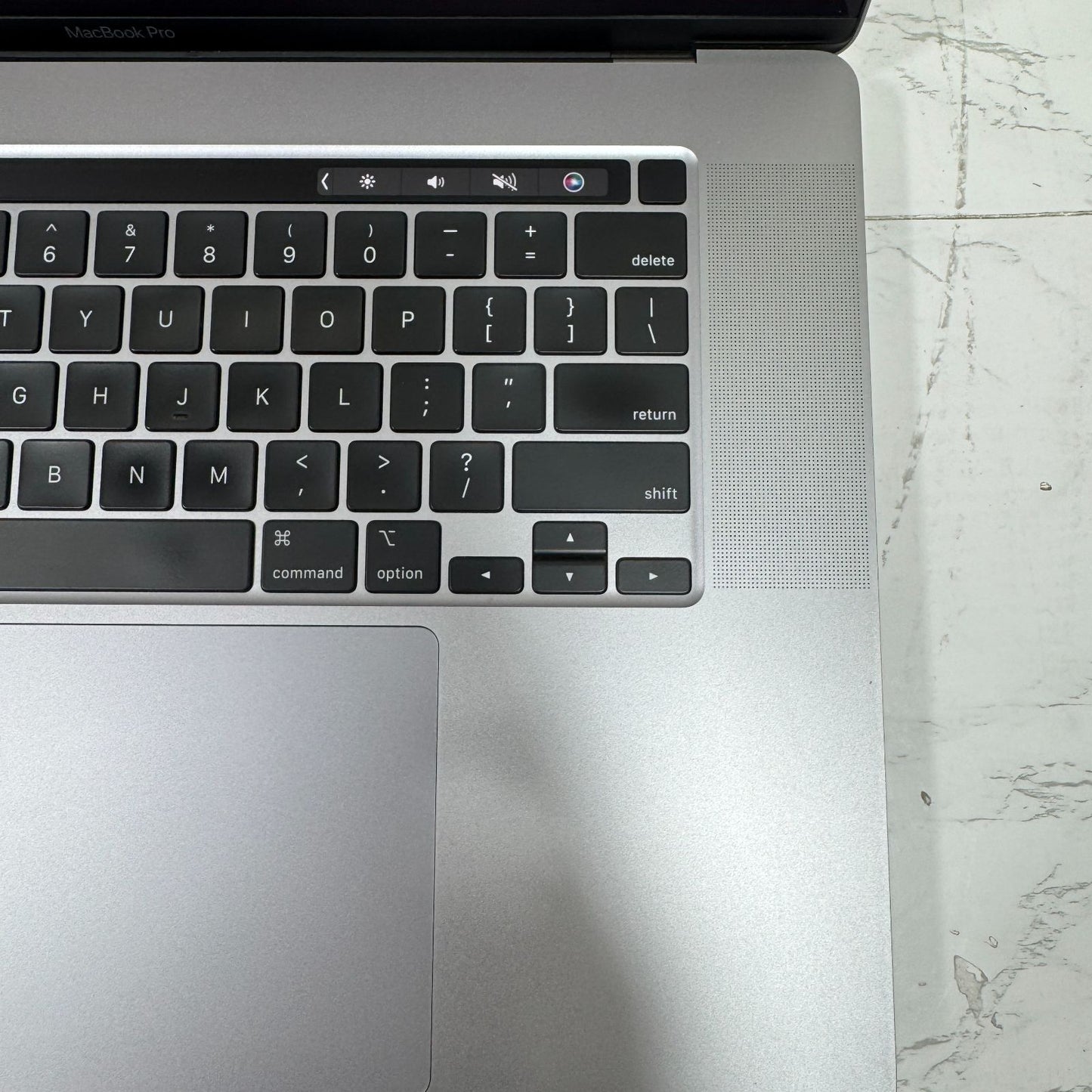 【傷あり】【1週間保証】MacBook Pro 16インチ / 2019 / Core i9 9980HK / 32GB / 1TB 191351