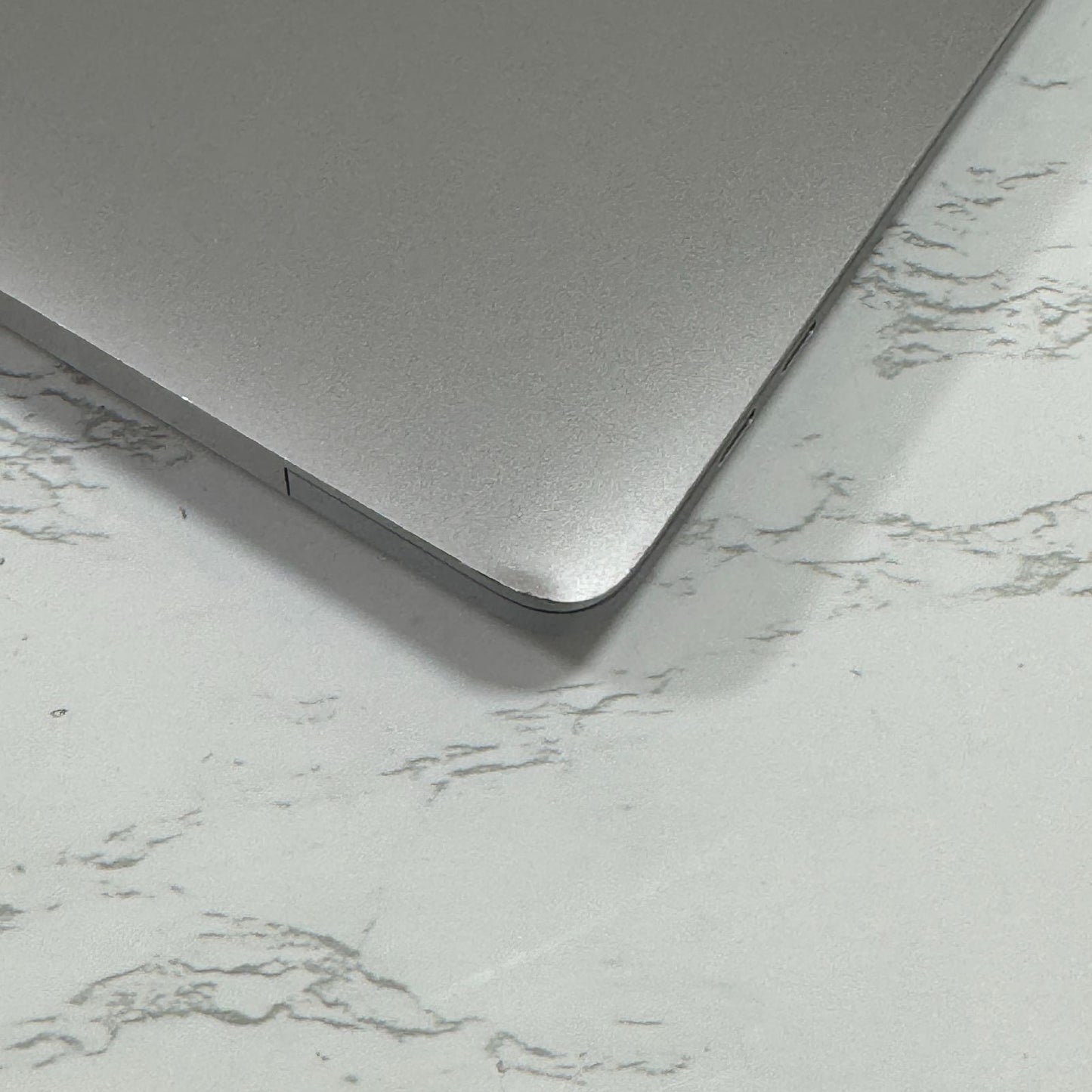 【傷あり】【1週間保証】MacBook Pro 16インチ / 2019 / Core i9 9980HK / 32GB / 1TB 191378