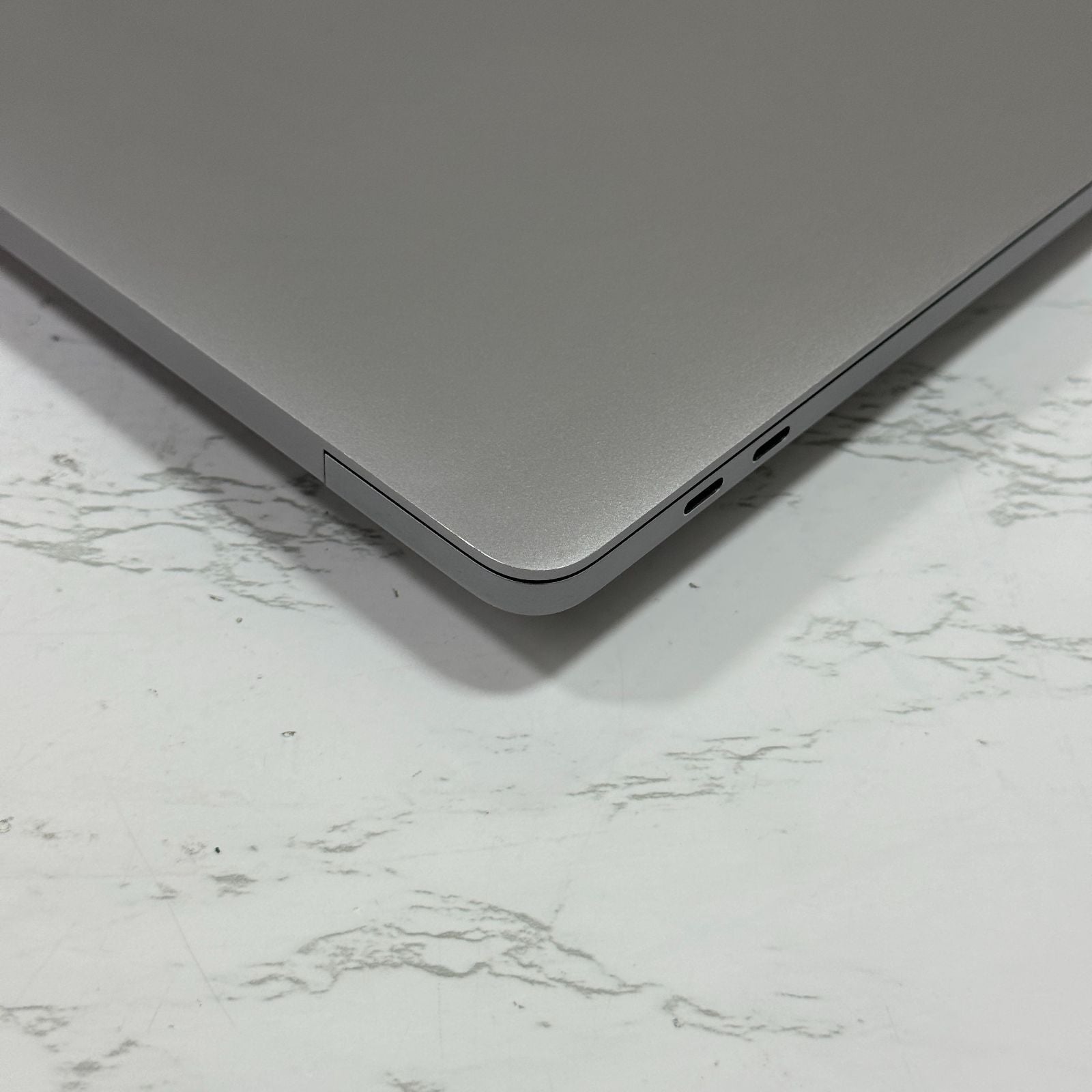 【裏傷あり】【1週間保証】MacBook Pro 16インチ / 2019 / Core i9 9980HK / 32GB / 1TB 191339