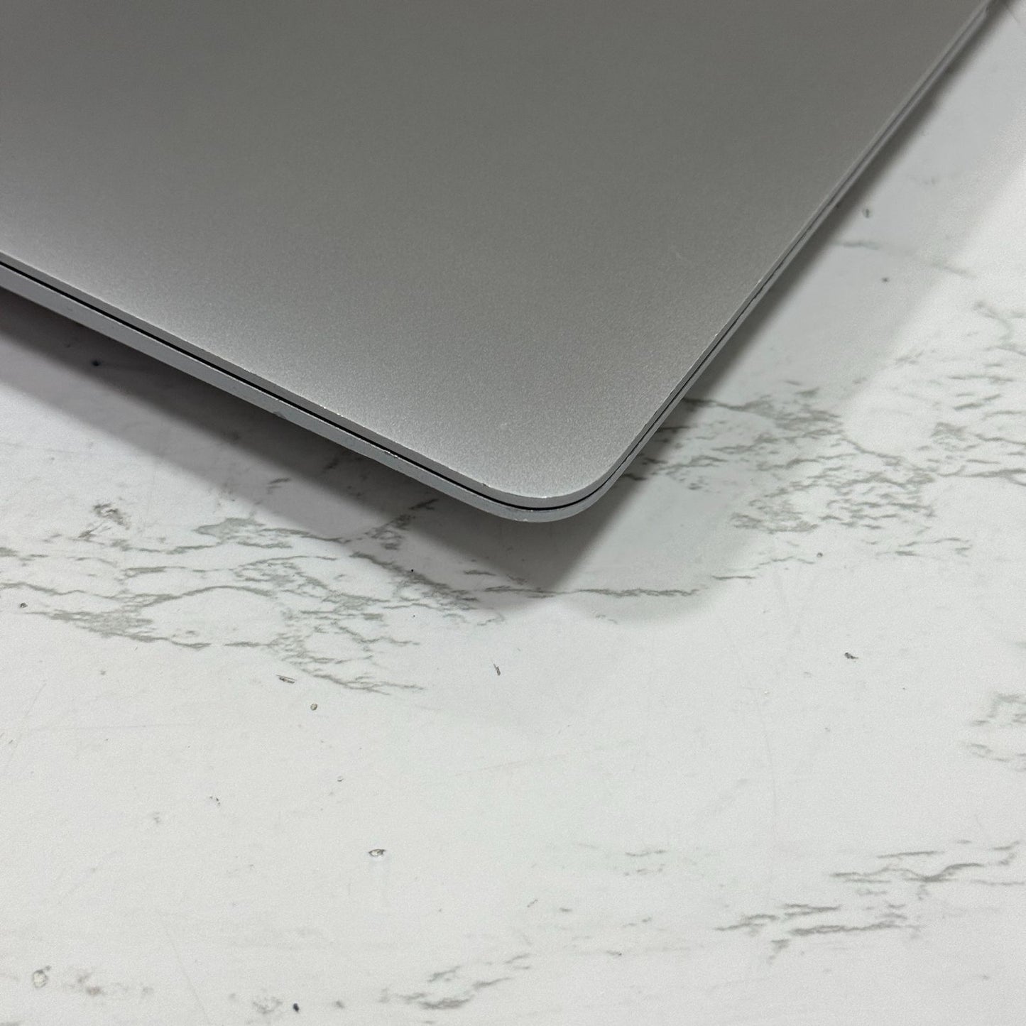 【良品】【1週間保証】MacBook Air 2020 13インチ / Apple M1 / 16GB / 512GB