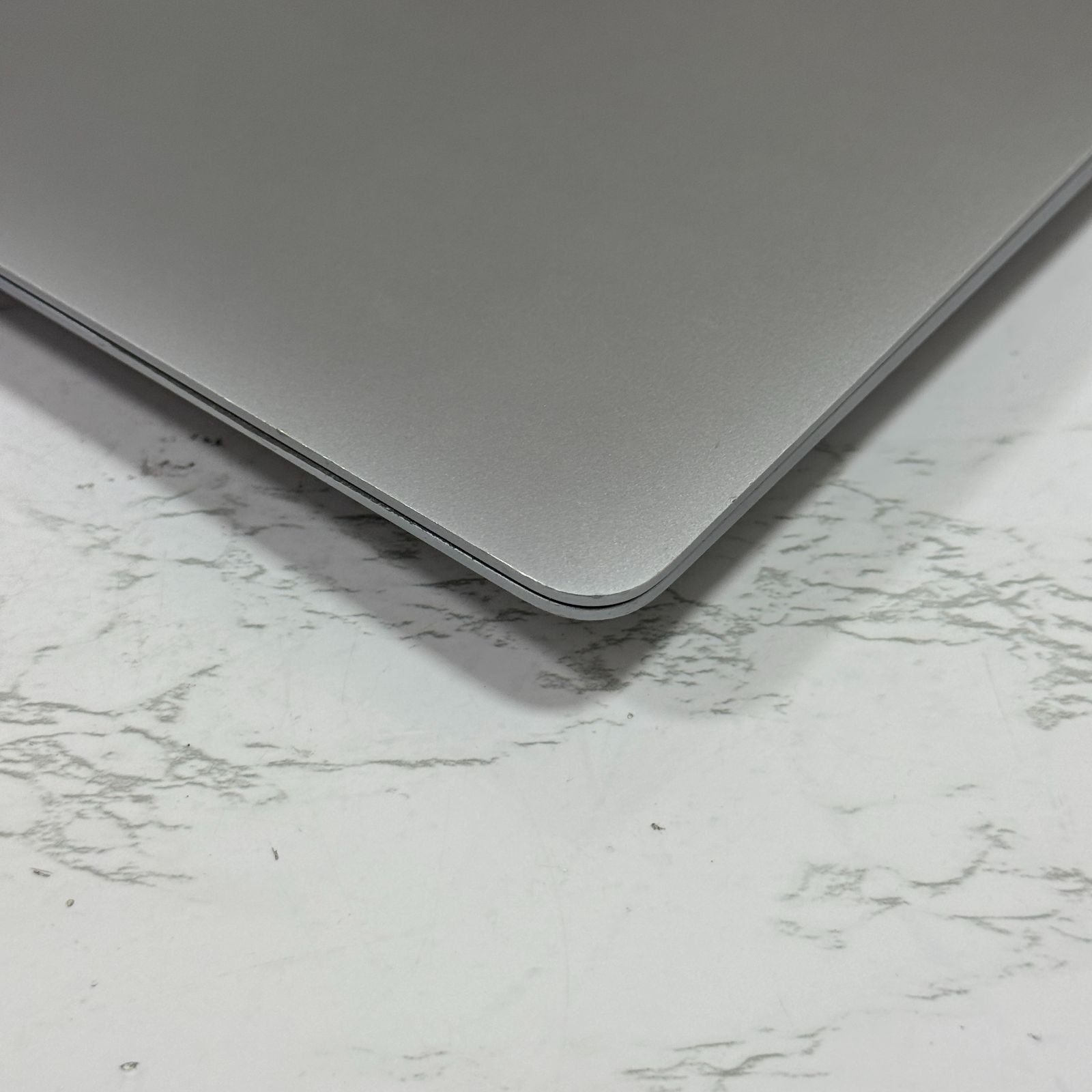 【良品】【1週間保証】MacBook Air 2020 13インチ / Apple M1 / 16GB / 512GB