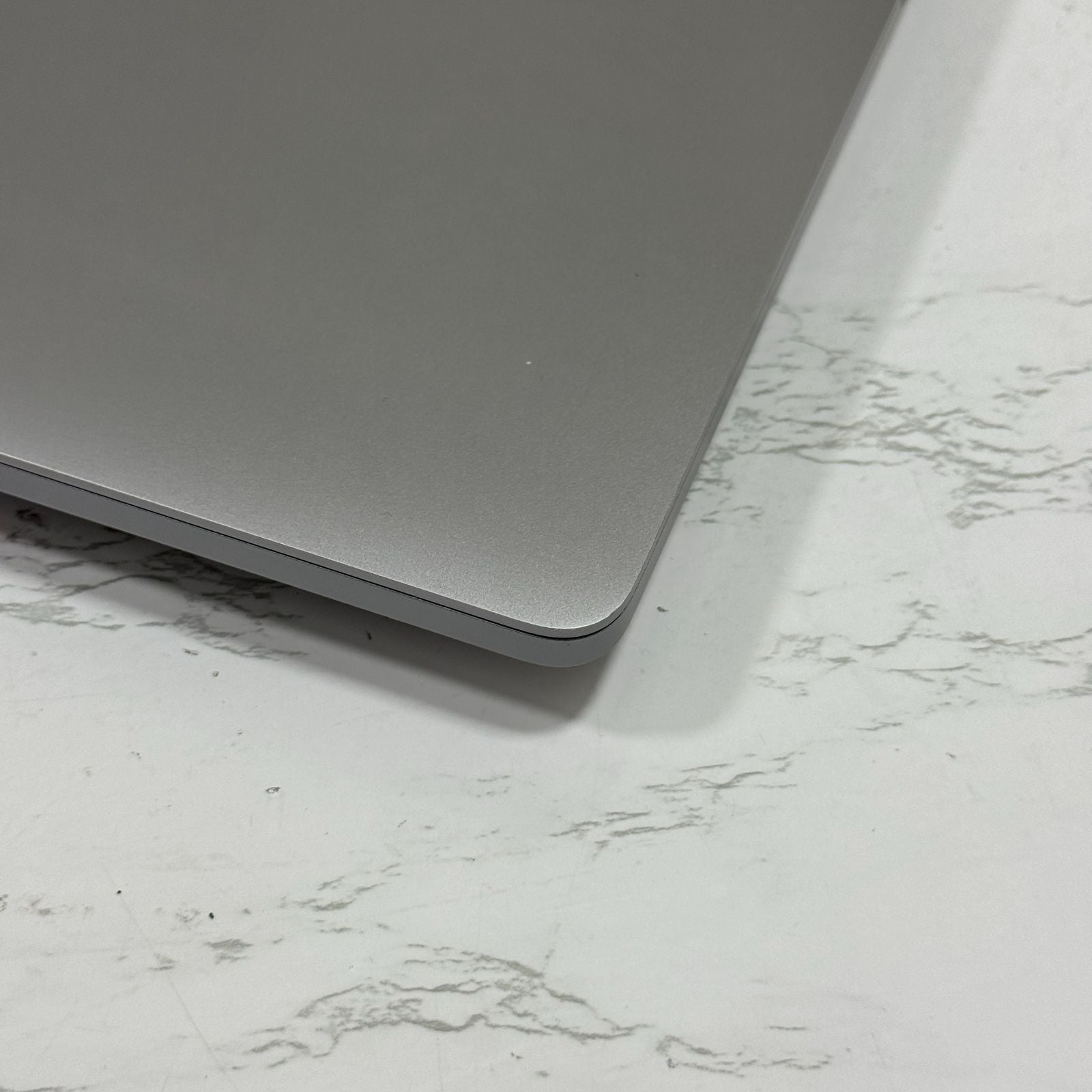 【良品】【1週間保証】MacBook Pro 16インチ / 2019 / Core i9 9980HK / 32GB / 1TB 191330