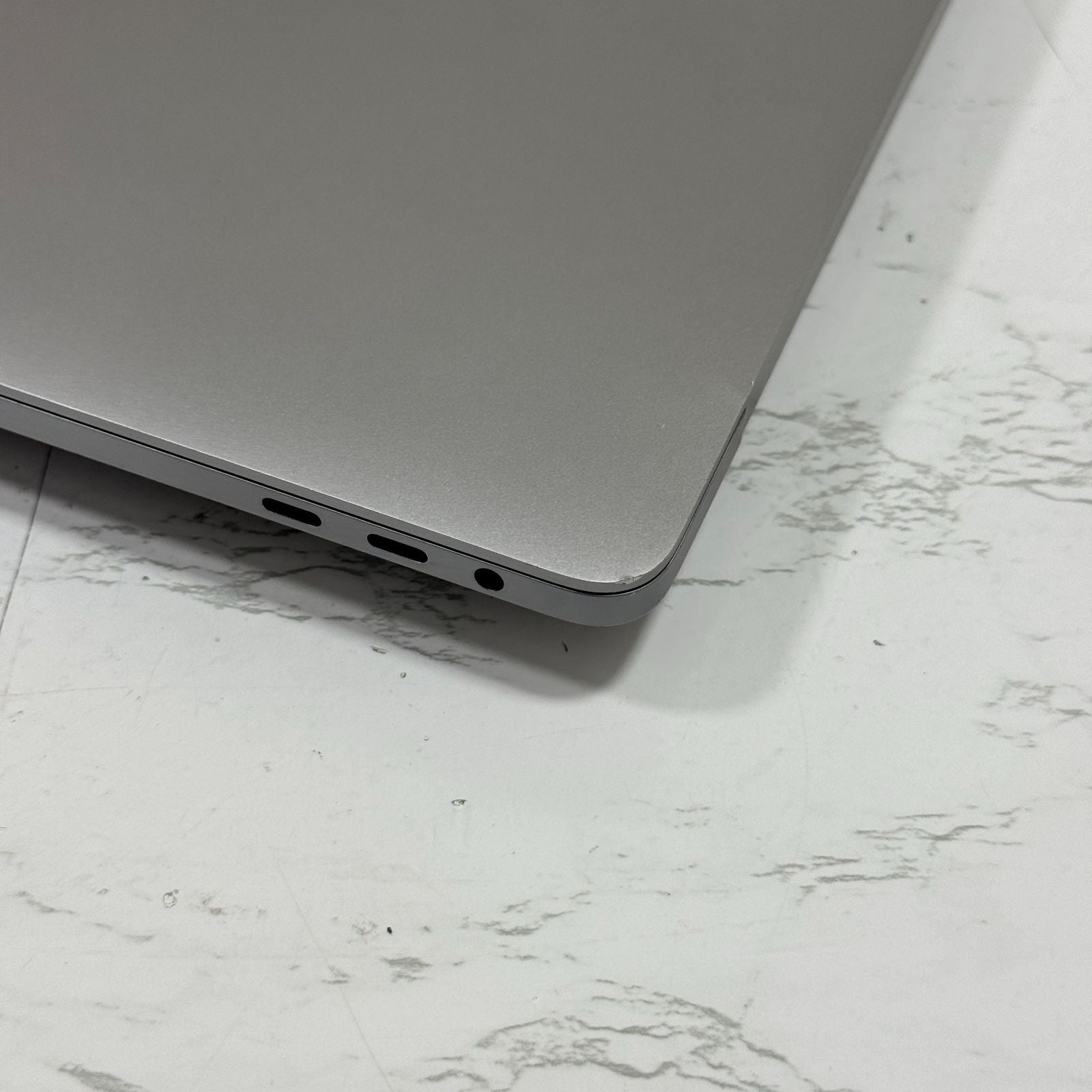 【美品】【1週間保証】MacBook Pro 16インチ / 2019 / Core i9 9980HK / 32GB / 1TB 191375