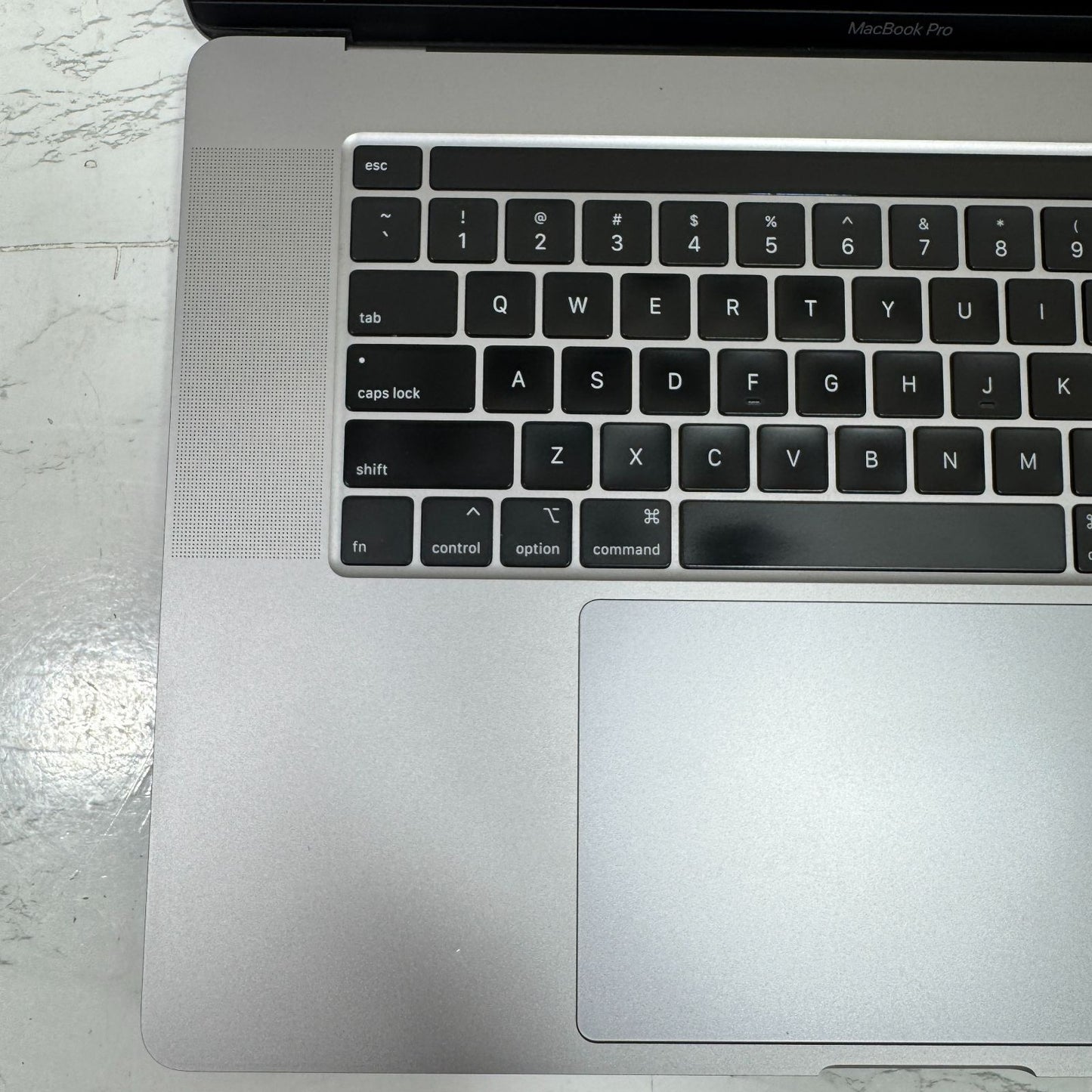 【シール跡あり】【1週間保証】MacBook Pro 16インチ / 2019 / Core i9 9980HK / 64GB / 1TB 191398