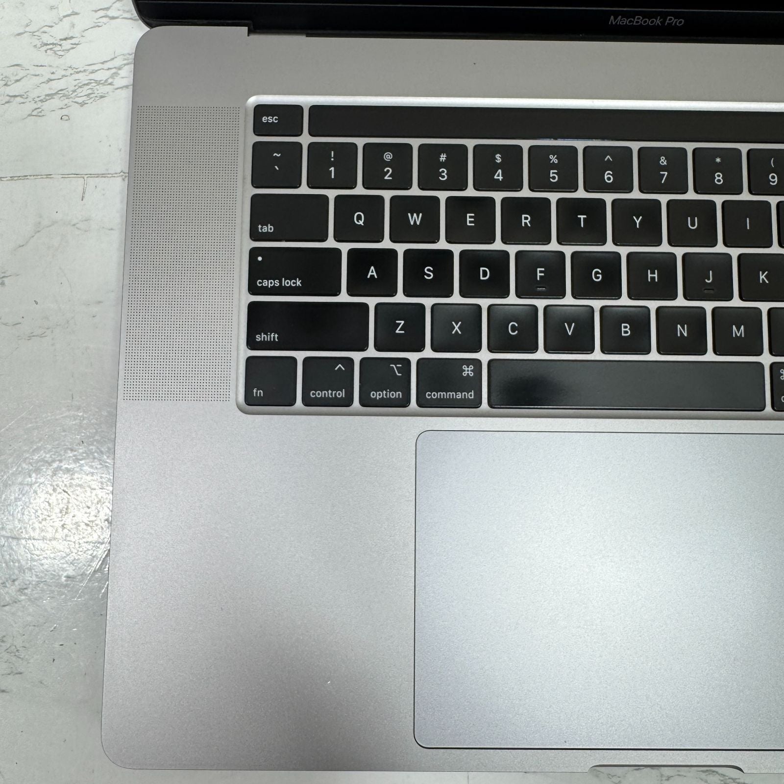 【シール跡あり】【1週間保証】MacBook Pro 16インチ / 2019 / Core i9 9980HK / 64GB / 1TB 191398