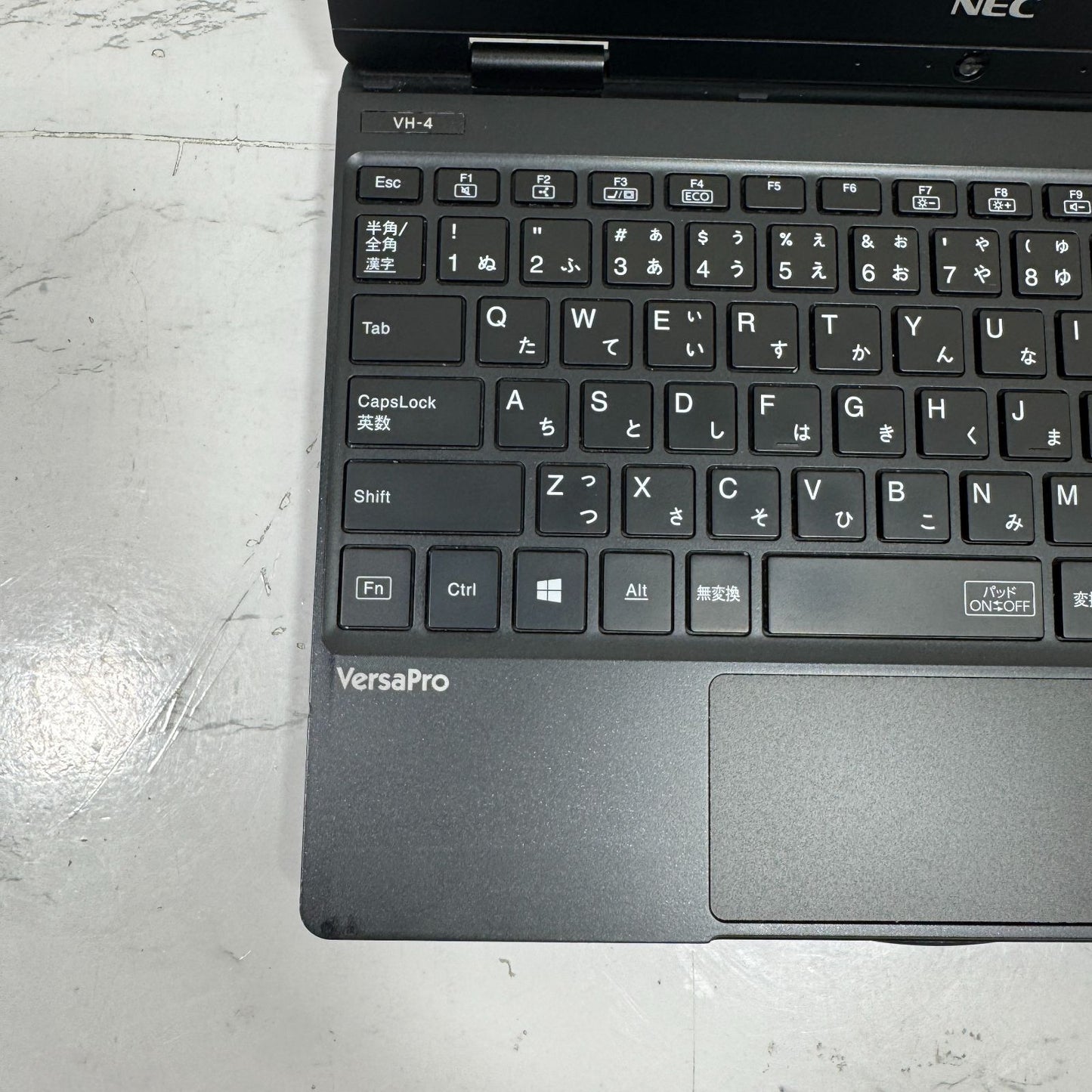 【美品】【1週間保証】NEC VersaPro UltraLite タイプVH VKT13/H-4 / Core i5 8200Y / 8GB / 128GB 001179