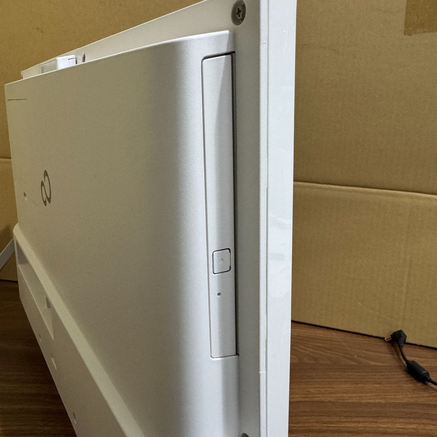 【良品】【1週間保証】Fujitsu ESPRIMO FH70/D3 一体型PC / 24インチ / Core i7 8565U / 8GB / 512GB 000011