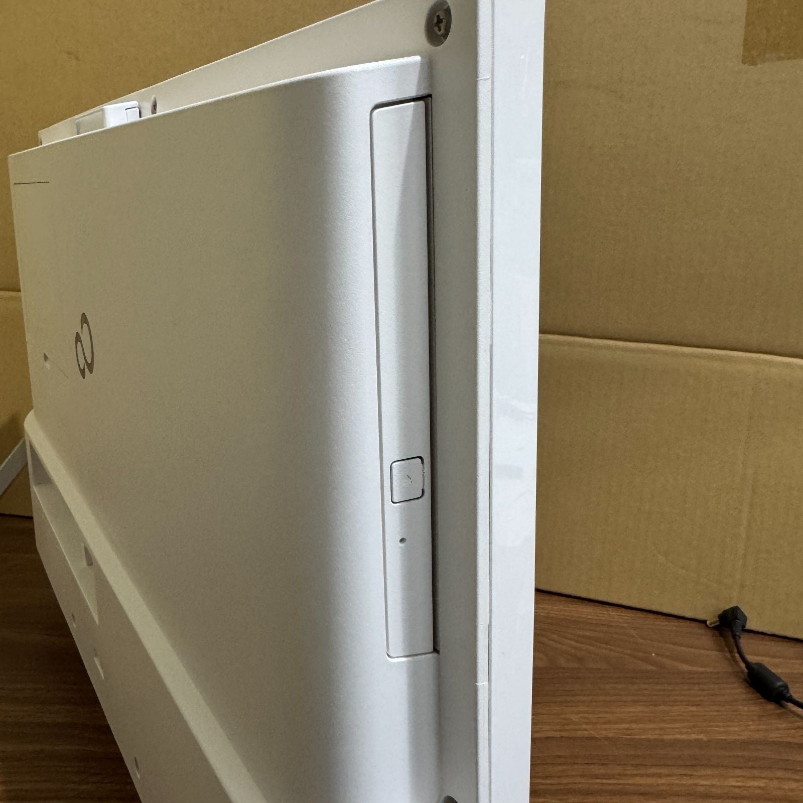 【良品】【1週間保証】Fujitsu ESPRIMO FH70/D3 一体型PC / 24インチ / Core i7 8565U / 8GB / 512GB 000011