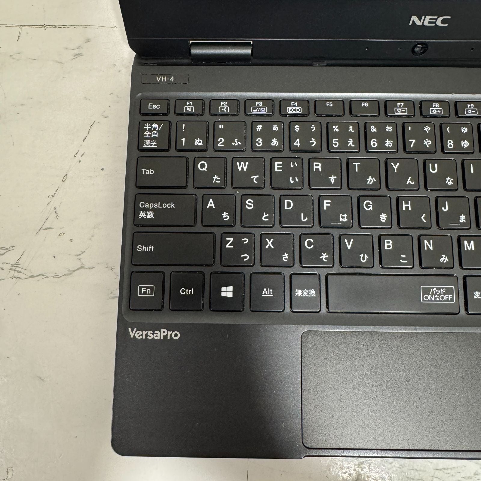 【良品】【1週間保証】NEC VersaPro UltraLite タイプVH VKT13/H-4 / Core i5 8200Y / 8GB / 128GB 001183