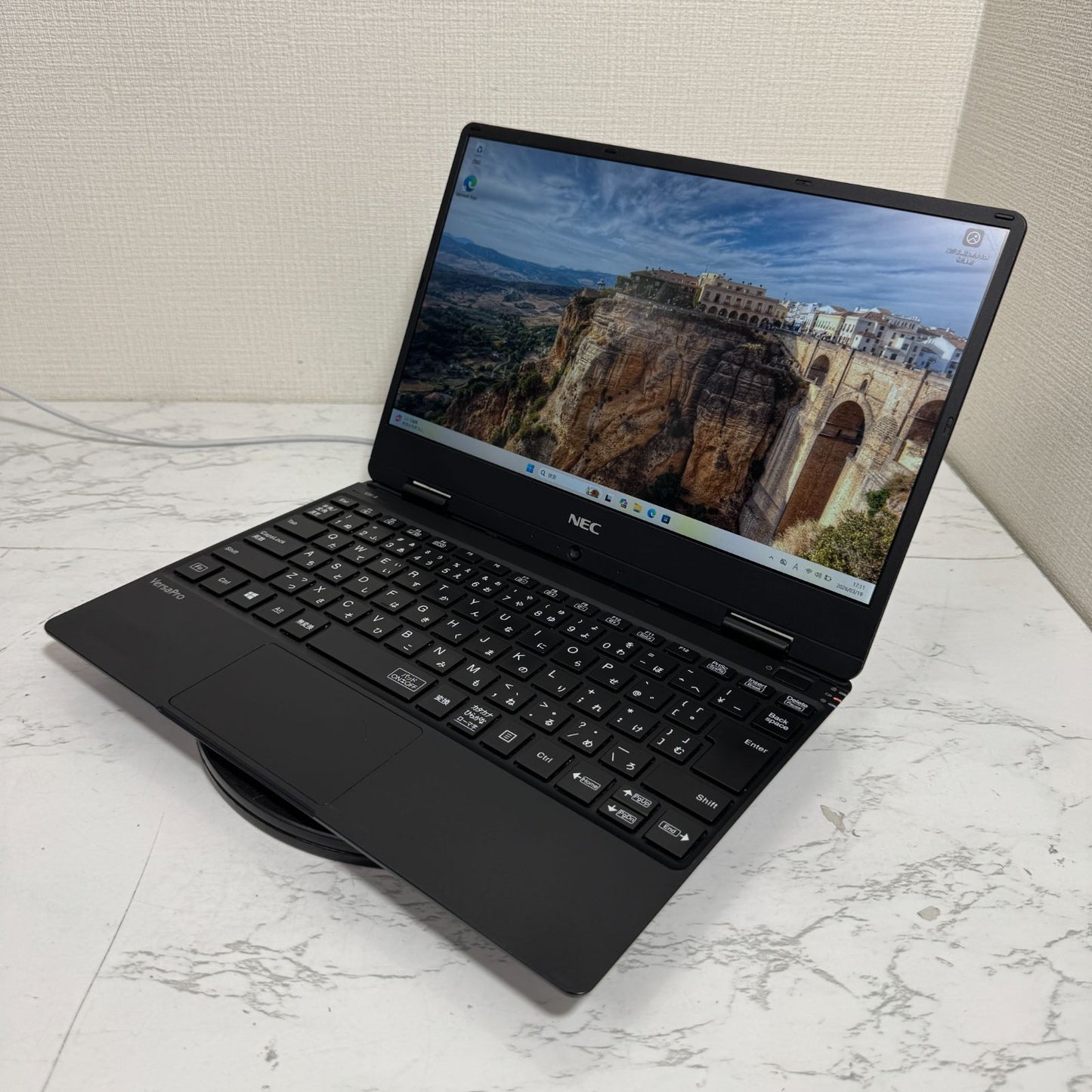 【良品】【1週間保証】NEC VersaPro UltraLite タイプVH VKT13/H-4 / Core i5 8200Y / 8GB / 128GB
