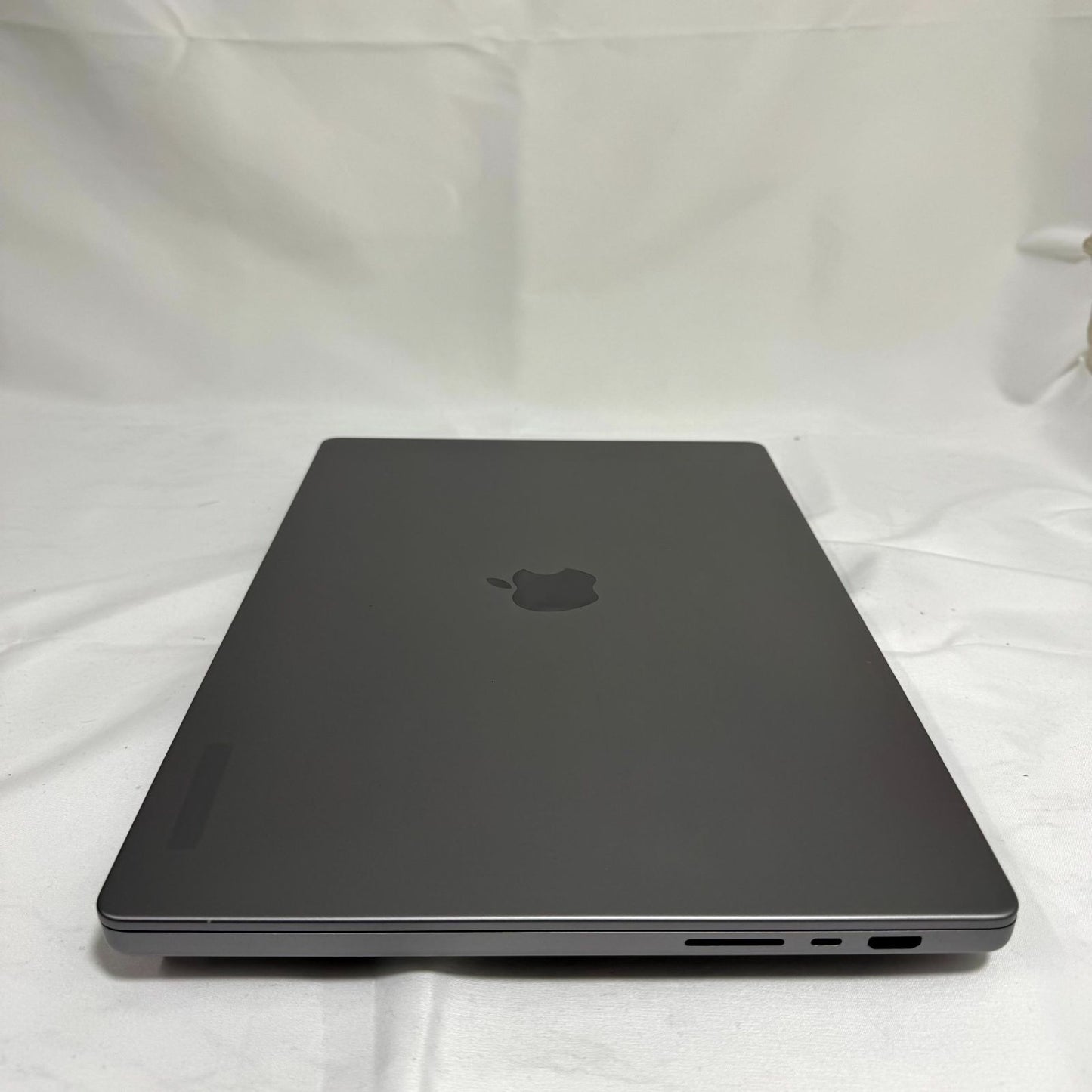 【美品】【1週間保証】MacBook Pro 16インチ / 2021 / M1 Max / 32GB / 1TB 191500