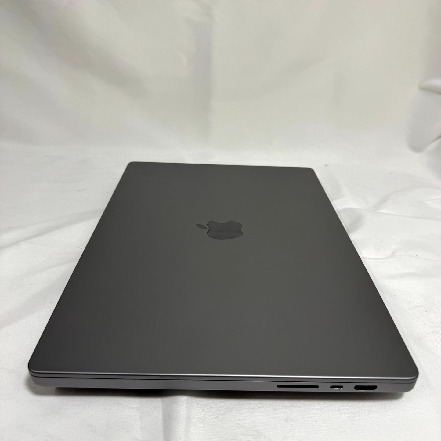 【美品】【1週間保証】MacBook Pro 16インチ / 2021 / M1 Max / 32GB / 1TB 192606