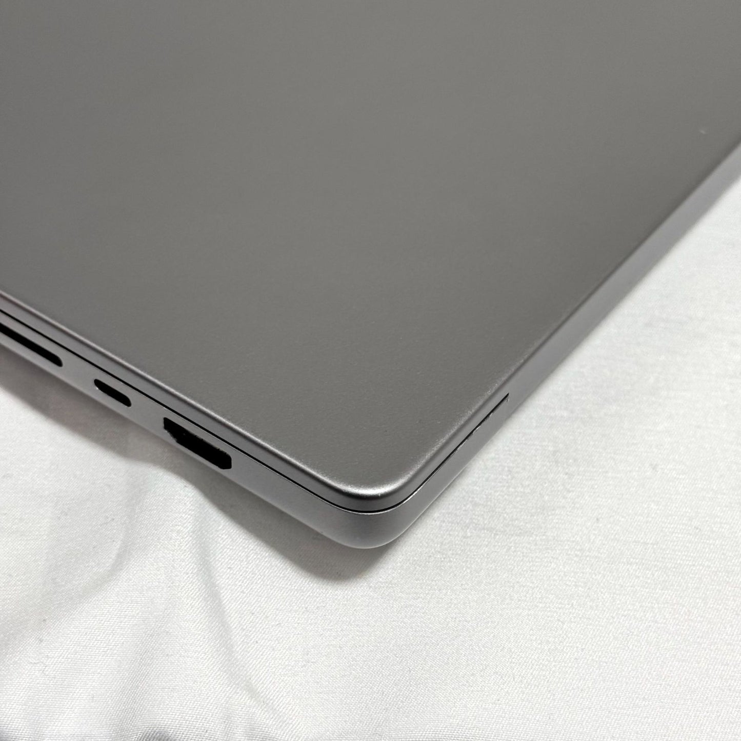 【美品】【1週間保証】MacBook Pro 16インチ / 2021 / M1 Max / 32GB / 1TB 191500