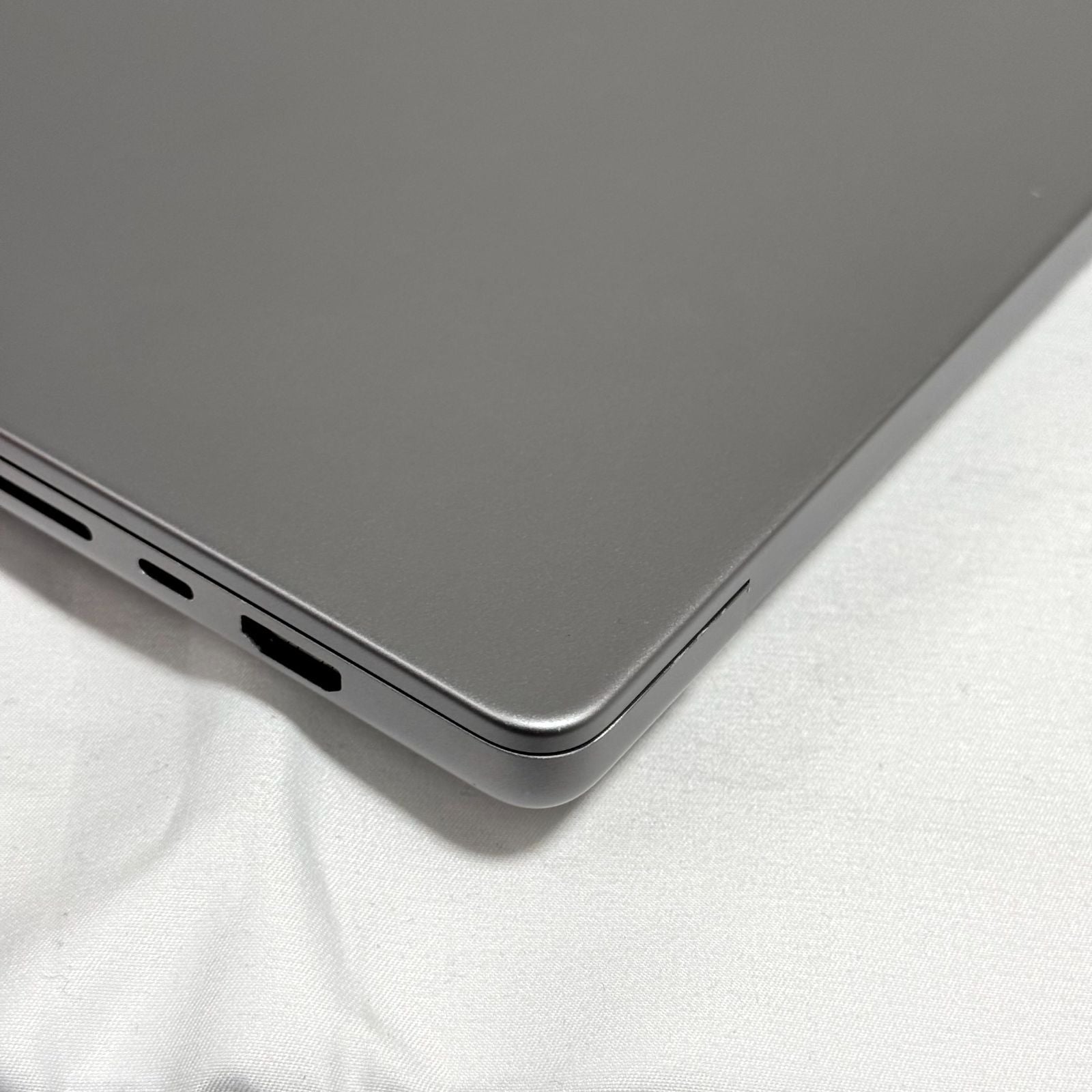 【美品】【1週間保証】MacBook Pro 16インチ / 2021 / M1 Max / 32GB / 1TB 191500