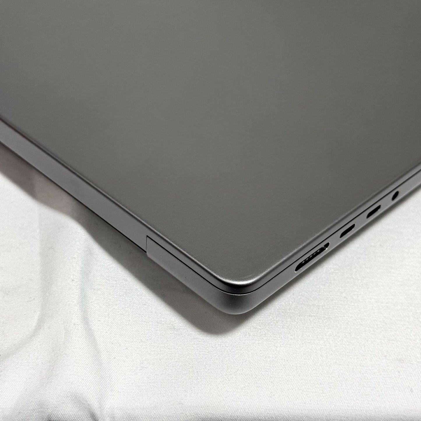 【美品】【1週間保証】MacBook Pro 16インチ / 2021 / M1 Max / 32GB / 1TB 192606