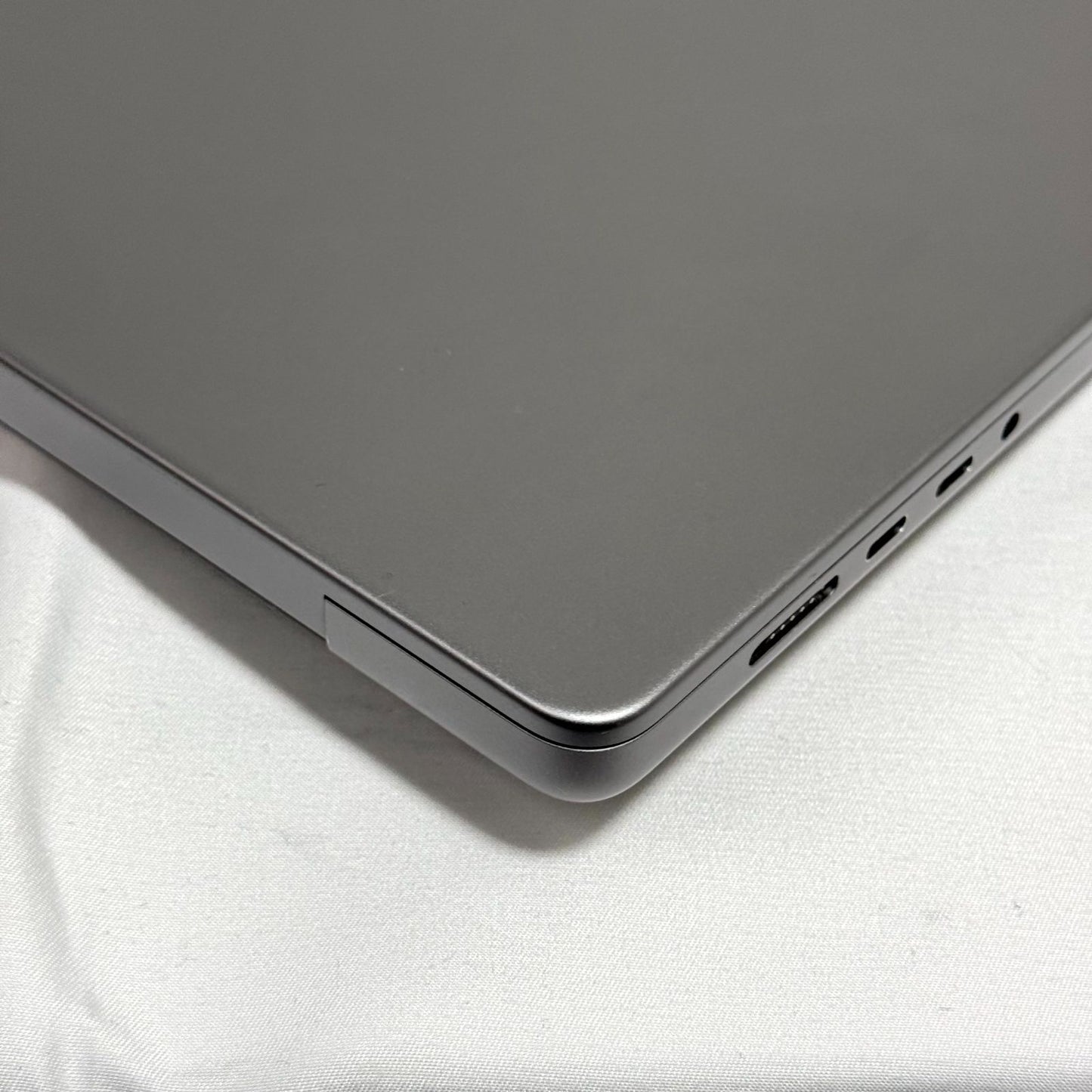 【美品】【1週間保証】MacBook Pro 16インチ / 2021 / M1 Max / 32GB / 1TB 191500