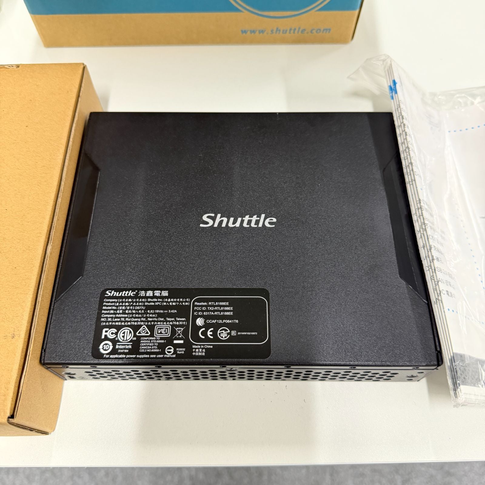 【美品】【１週間保証】Shuttle DS77U ベアボーン