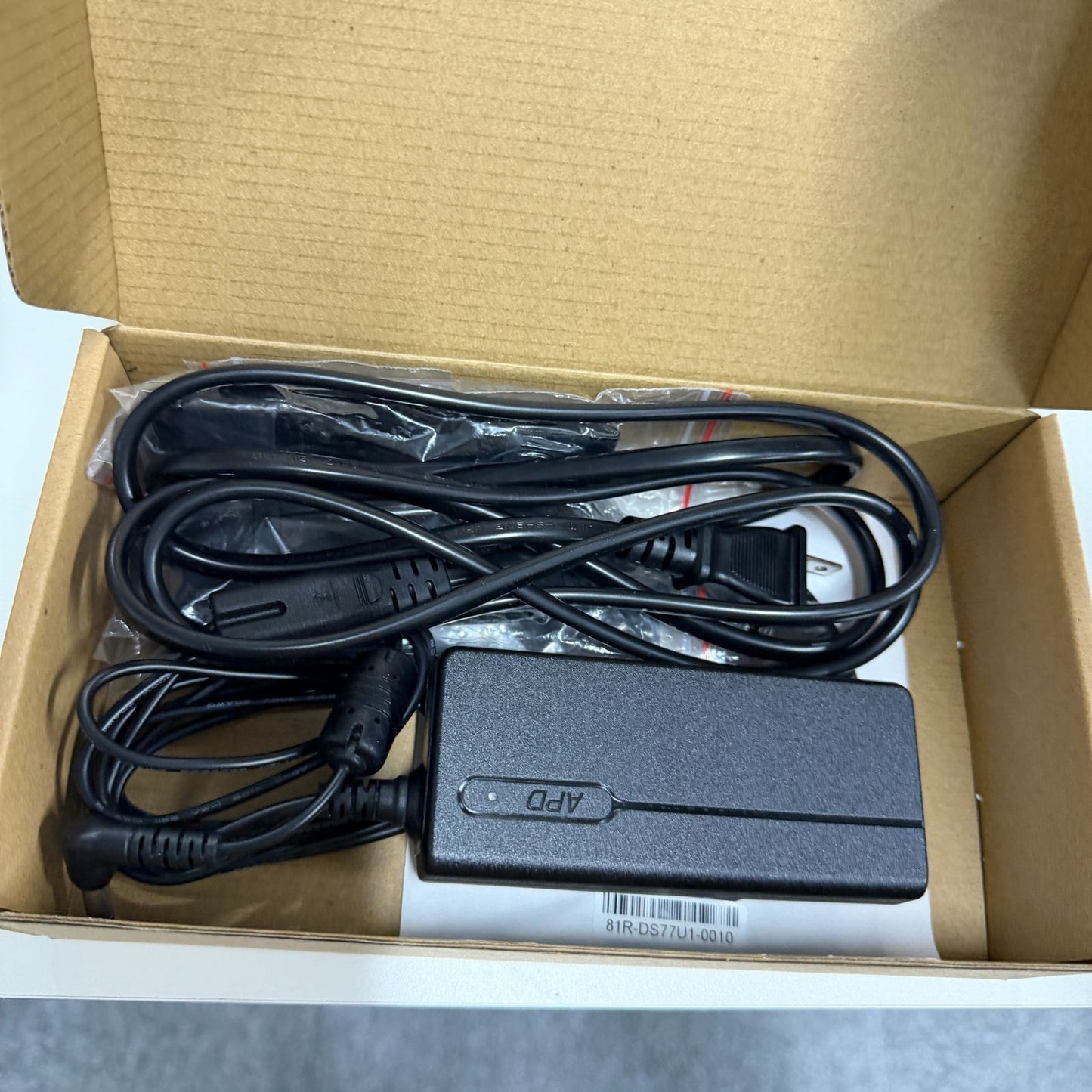 【美品】【１週間保証】Shuttle DS77U ベアボーン