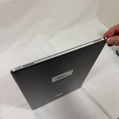 【良品】【初期不良1週間対応】Apple iPad Pro 12.9インチ Wi-Fi 32GB ML0F2J/A
