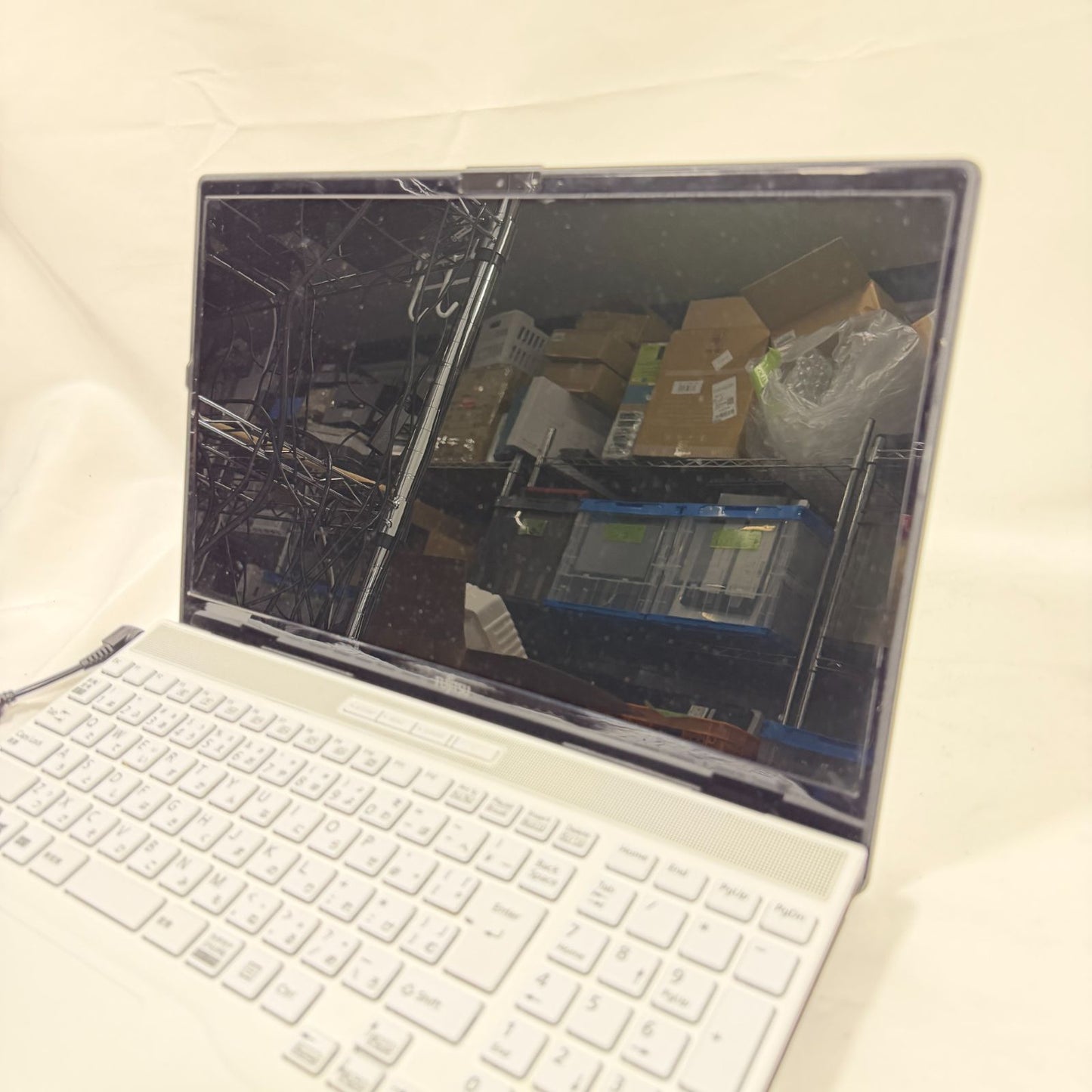 【良品】【初期不良1週間対応】Fujitsu FMV LIFEBOOK AH42/E1 / Athlon Gold 3150U / 4GB / 256GB
