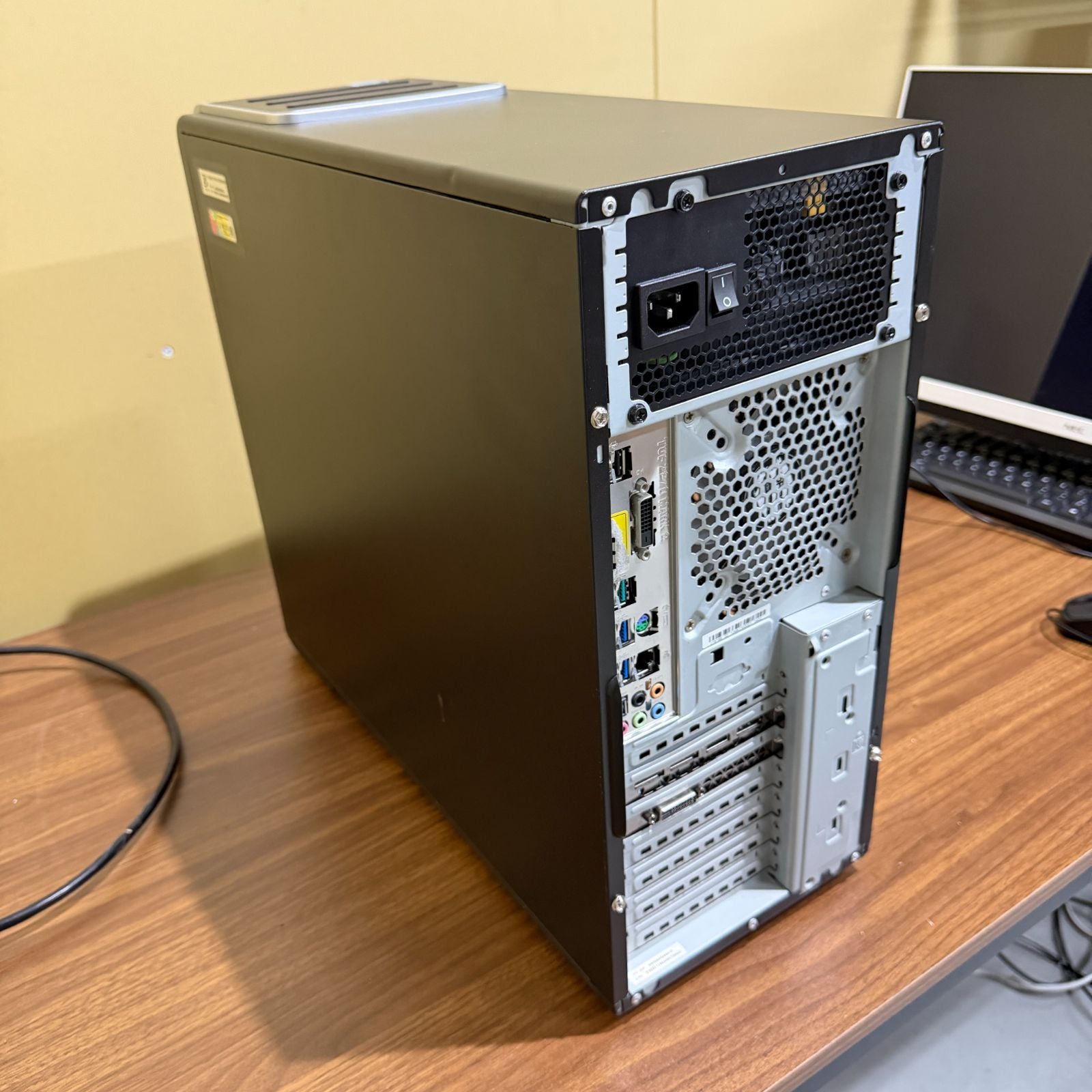 【ゲーミングPC】【初期不良1週間対応】ASUS TUF Z270 MARK 2 / Core i7 7700 / GeForce GTX 1060 / 16GB / 512GB