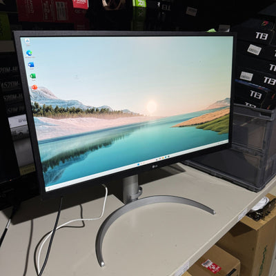 LG 4Kモニター 27UP550N-W 27型①