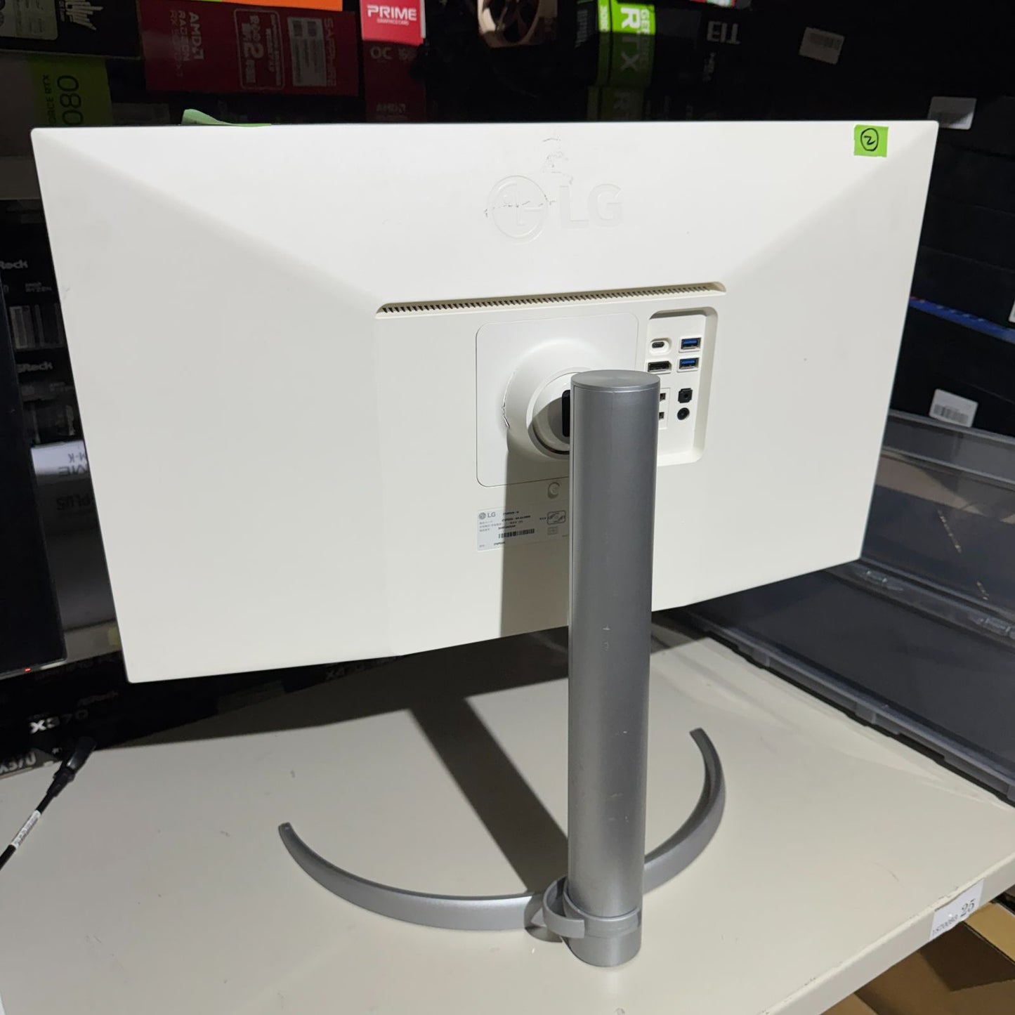 LG 4Kモニター 27UP550N-W 27型①