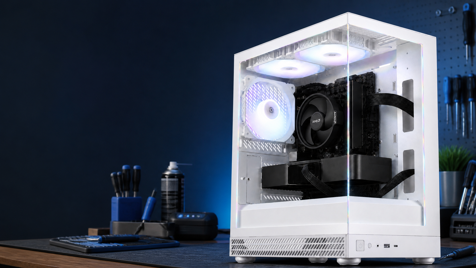 販売中のTITAN Gaming AQUA UNO ホワイトを点検するイメージ